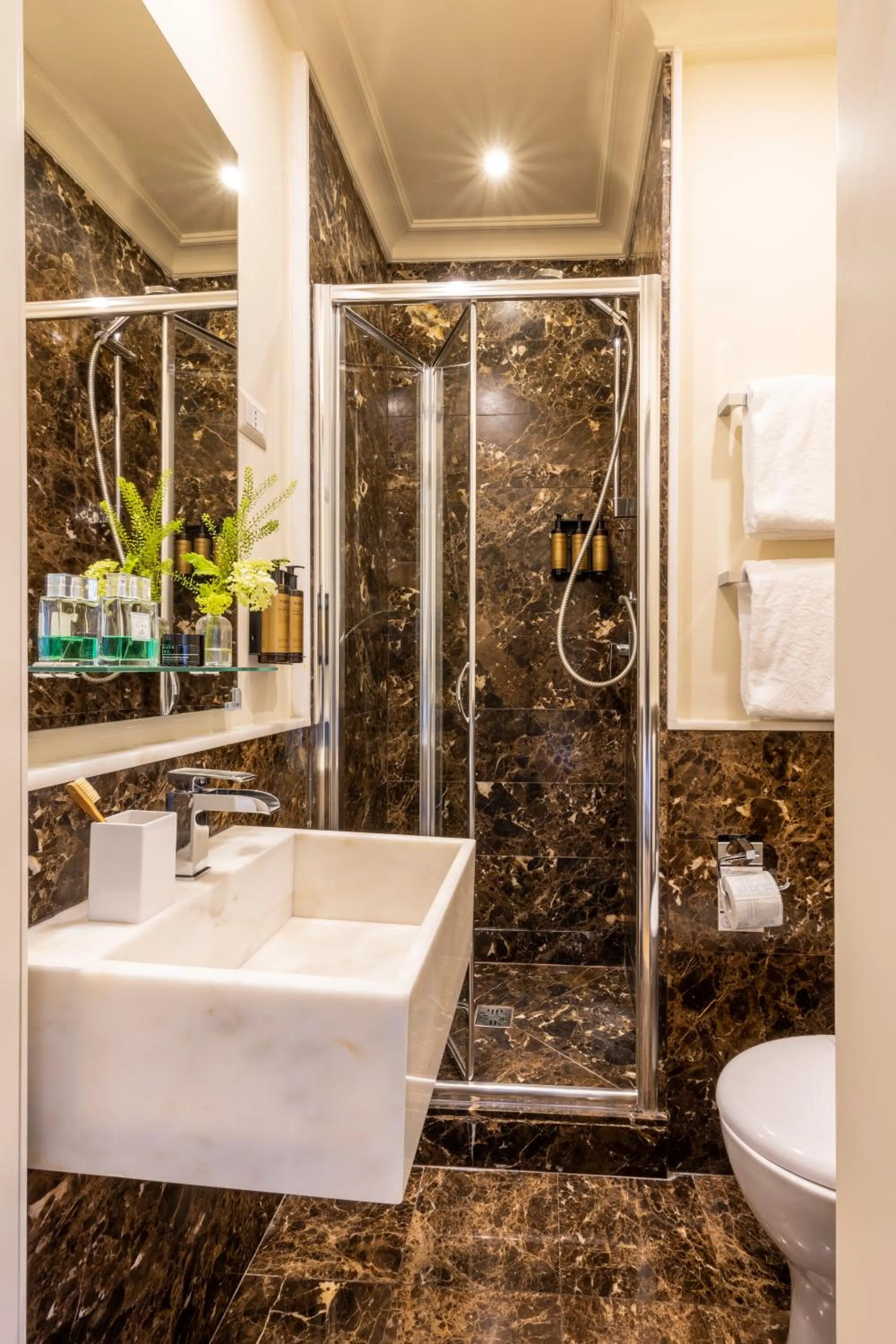 Shower in Nerva Boutique Hotel