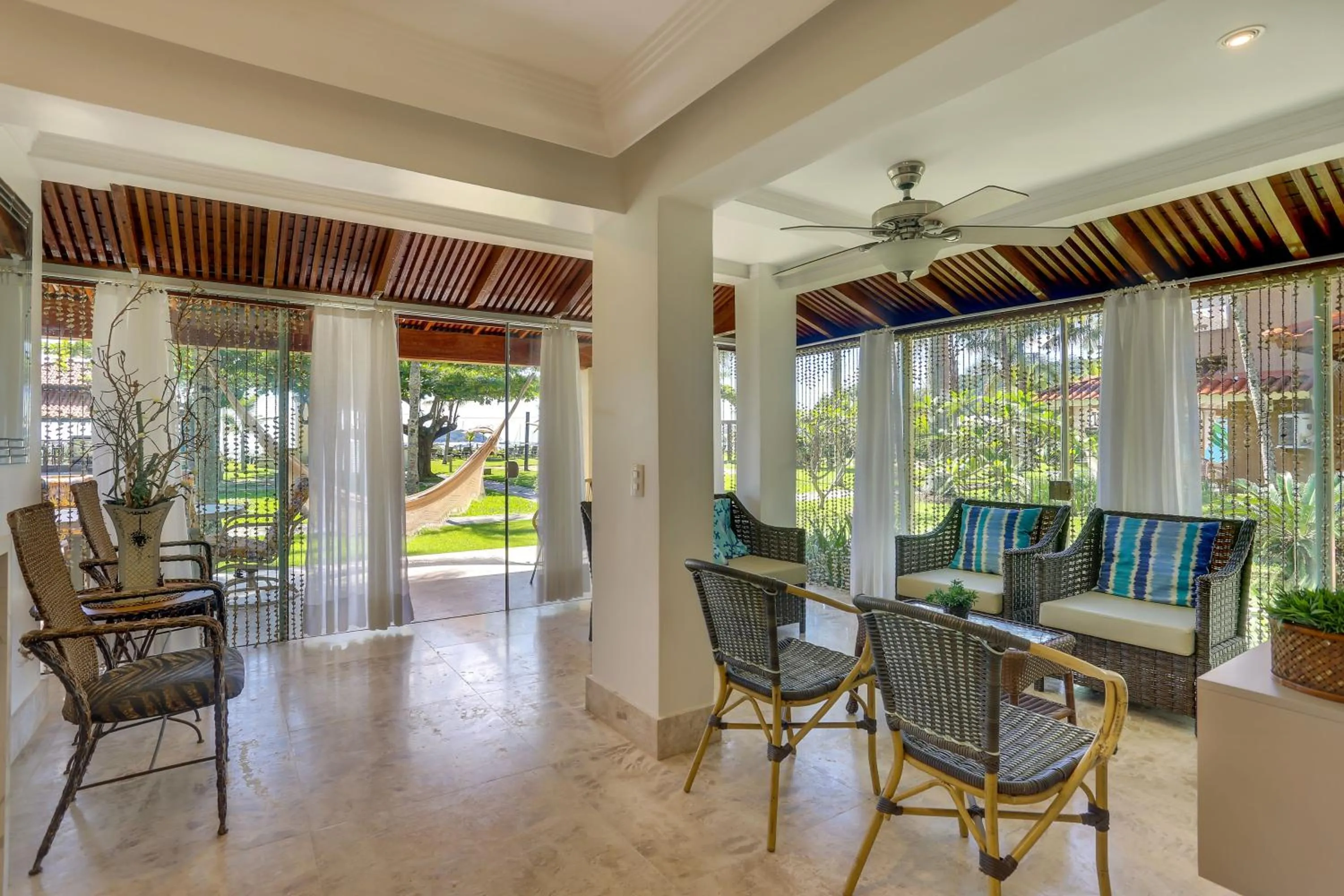Living room in Villas Jurerê Residences