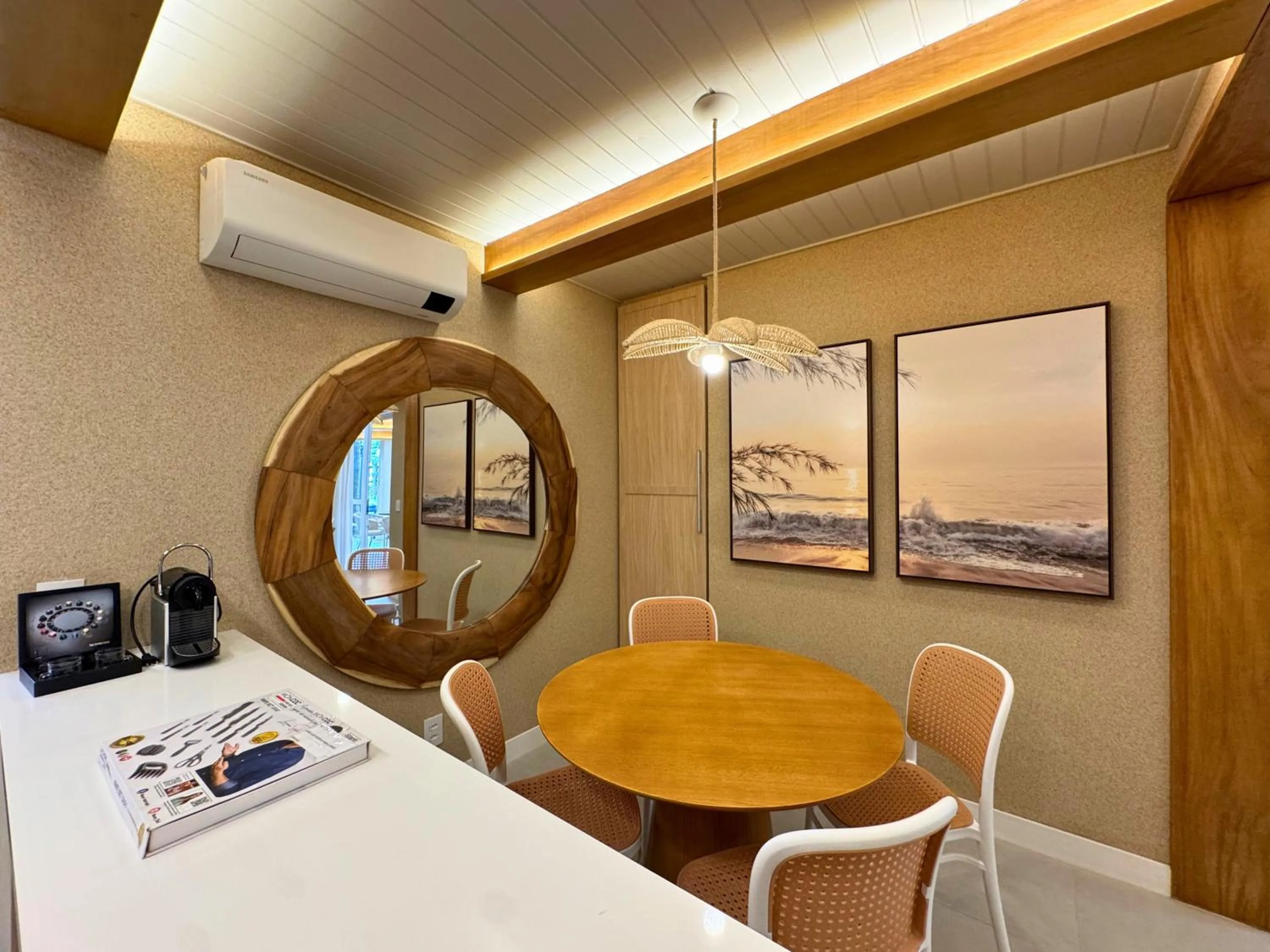 Dining area in Villas Jurerê Residences