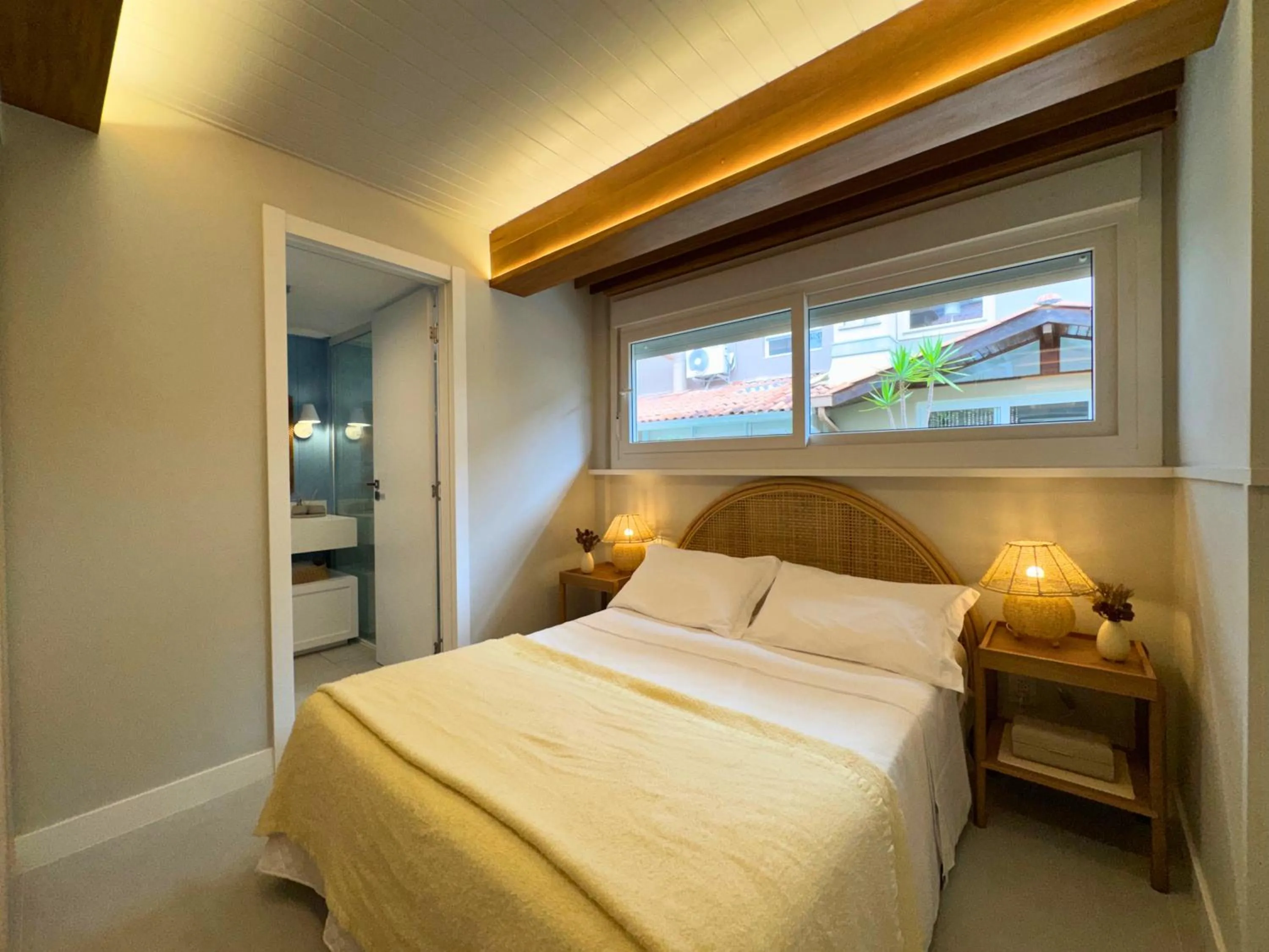 Bedroom, Bed in Villas Jurerê Residences