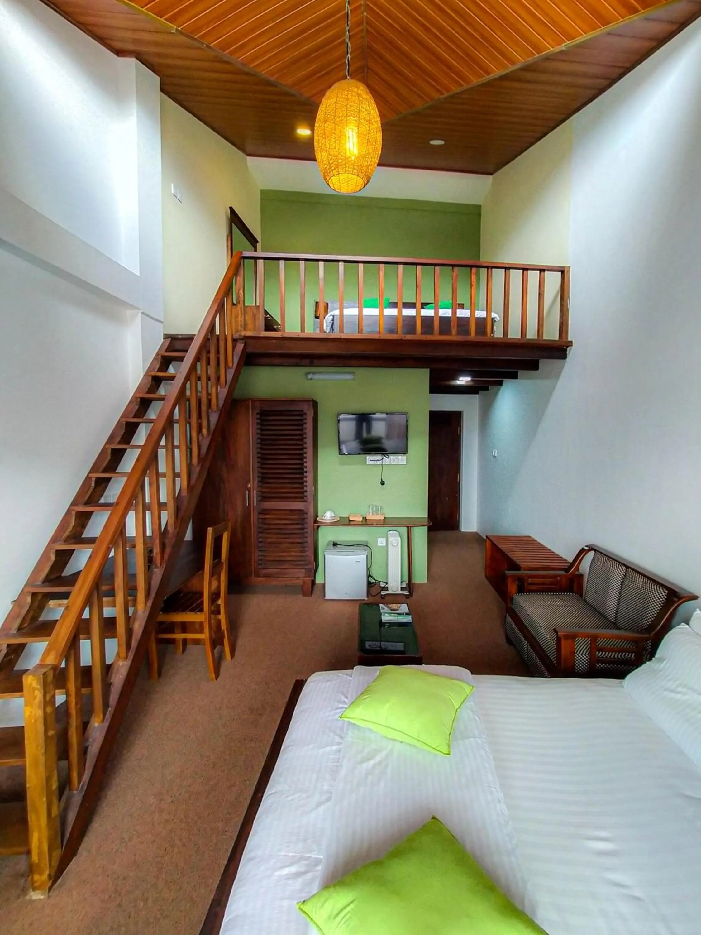 Bed in MANUDI Glenfallsedge Rest