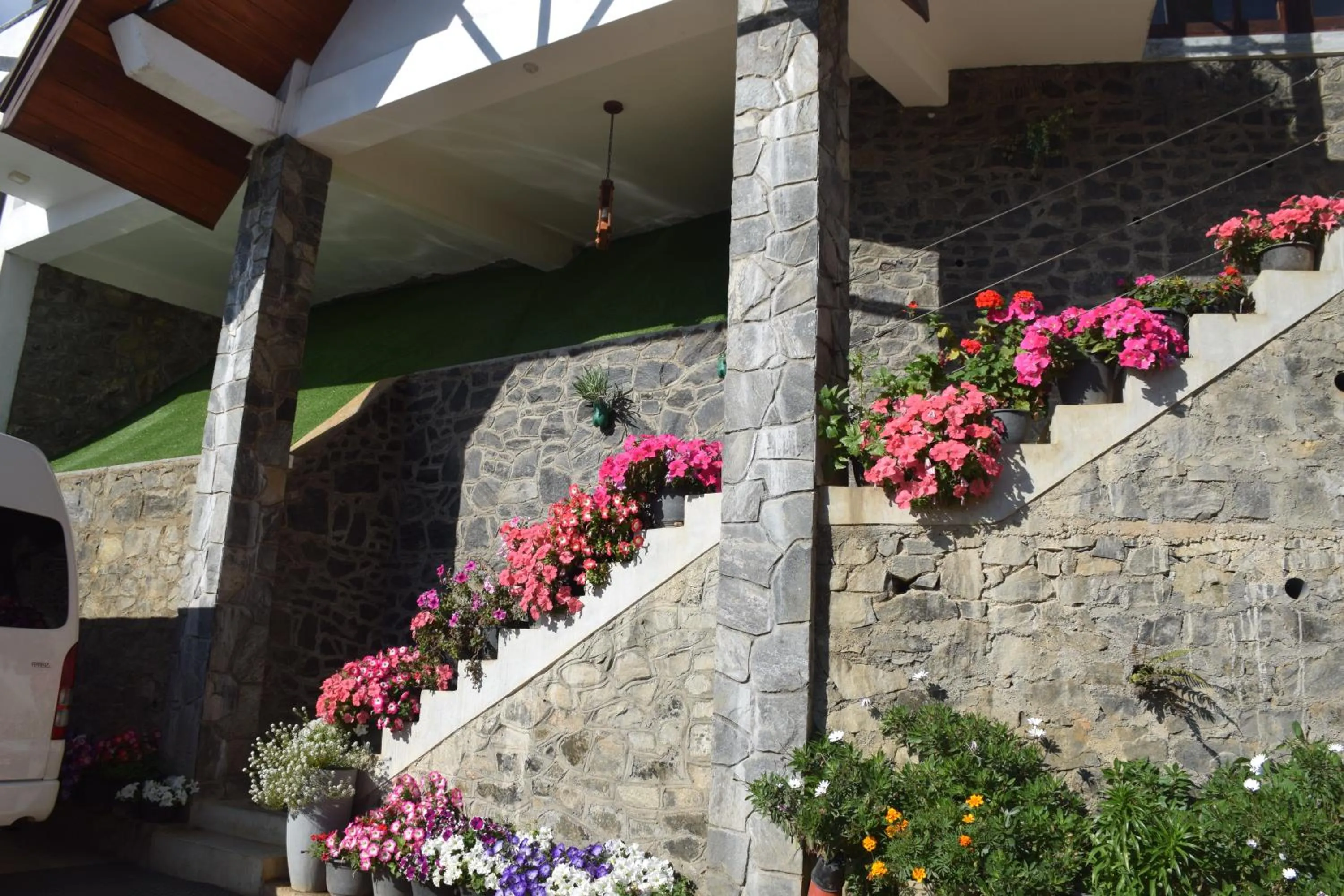 Property building in MANUDI Glenfallsedge Rest