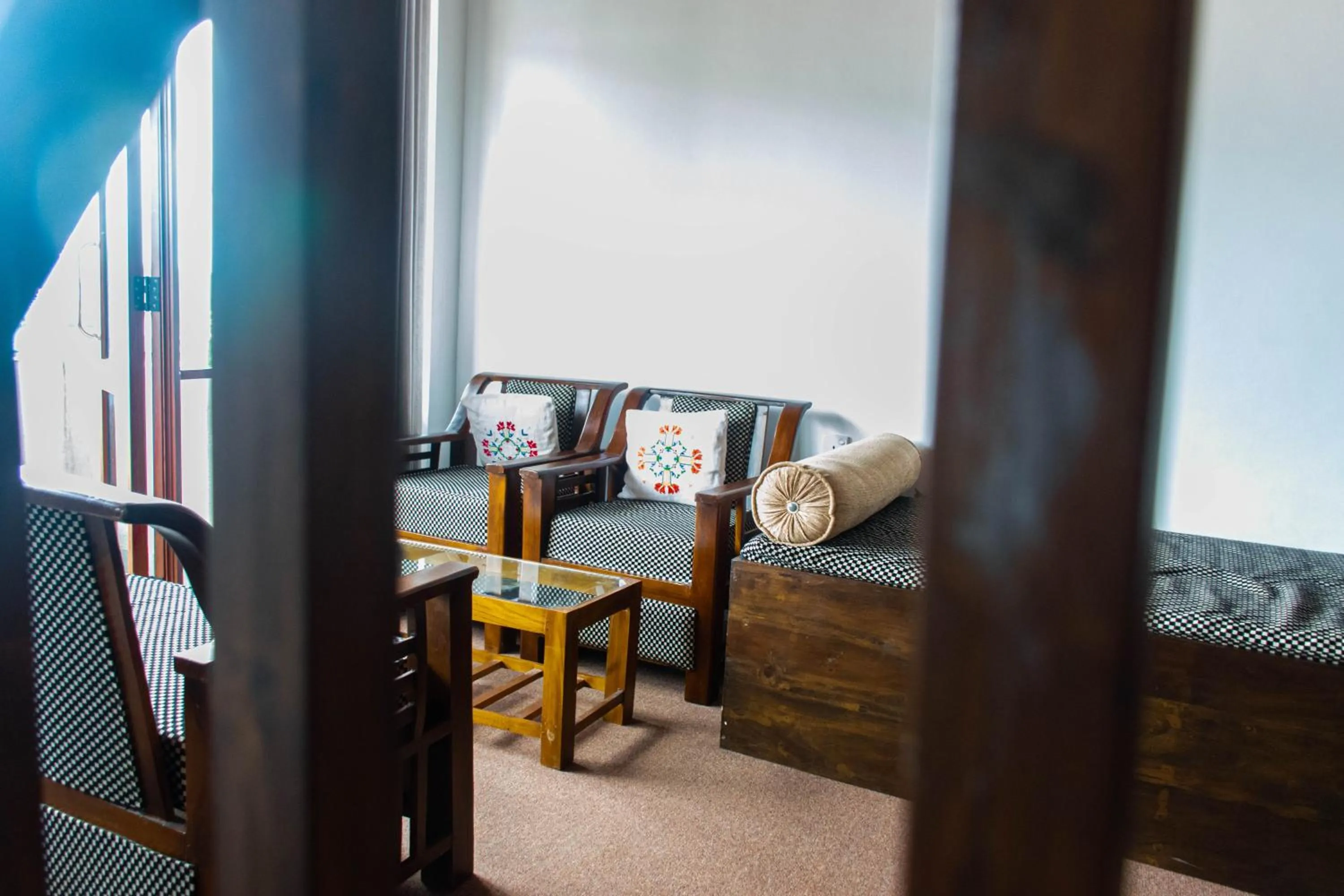 Seating area, Bed in MANUDI Glenfallsedge Rest