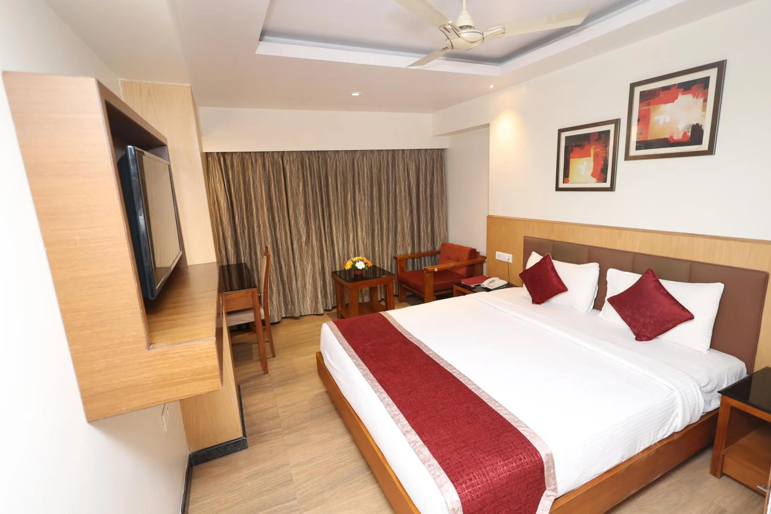 Bedroom, Bed in Akash Inn