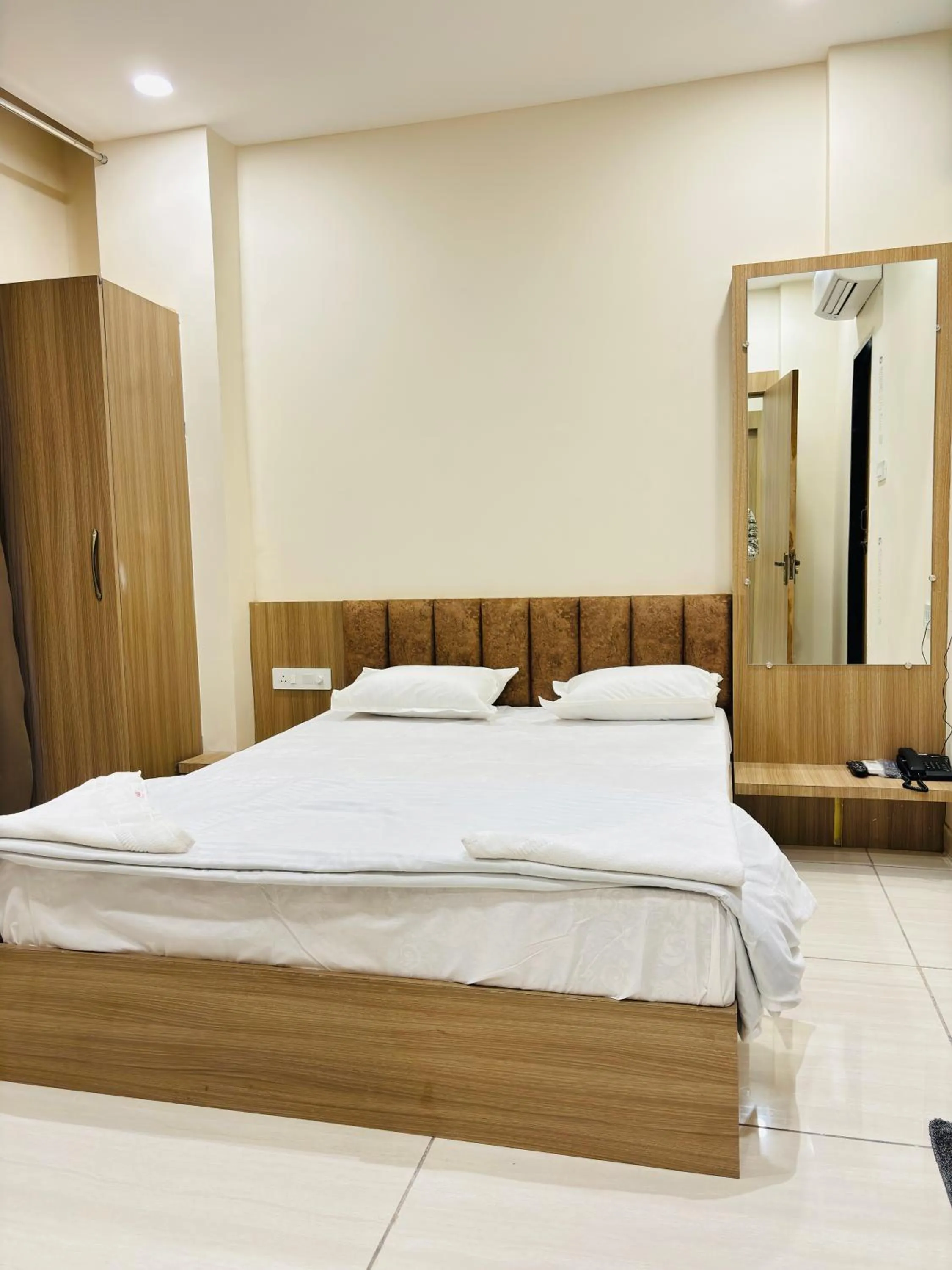 Bed in Hotel Shreegopal