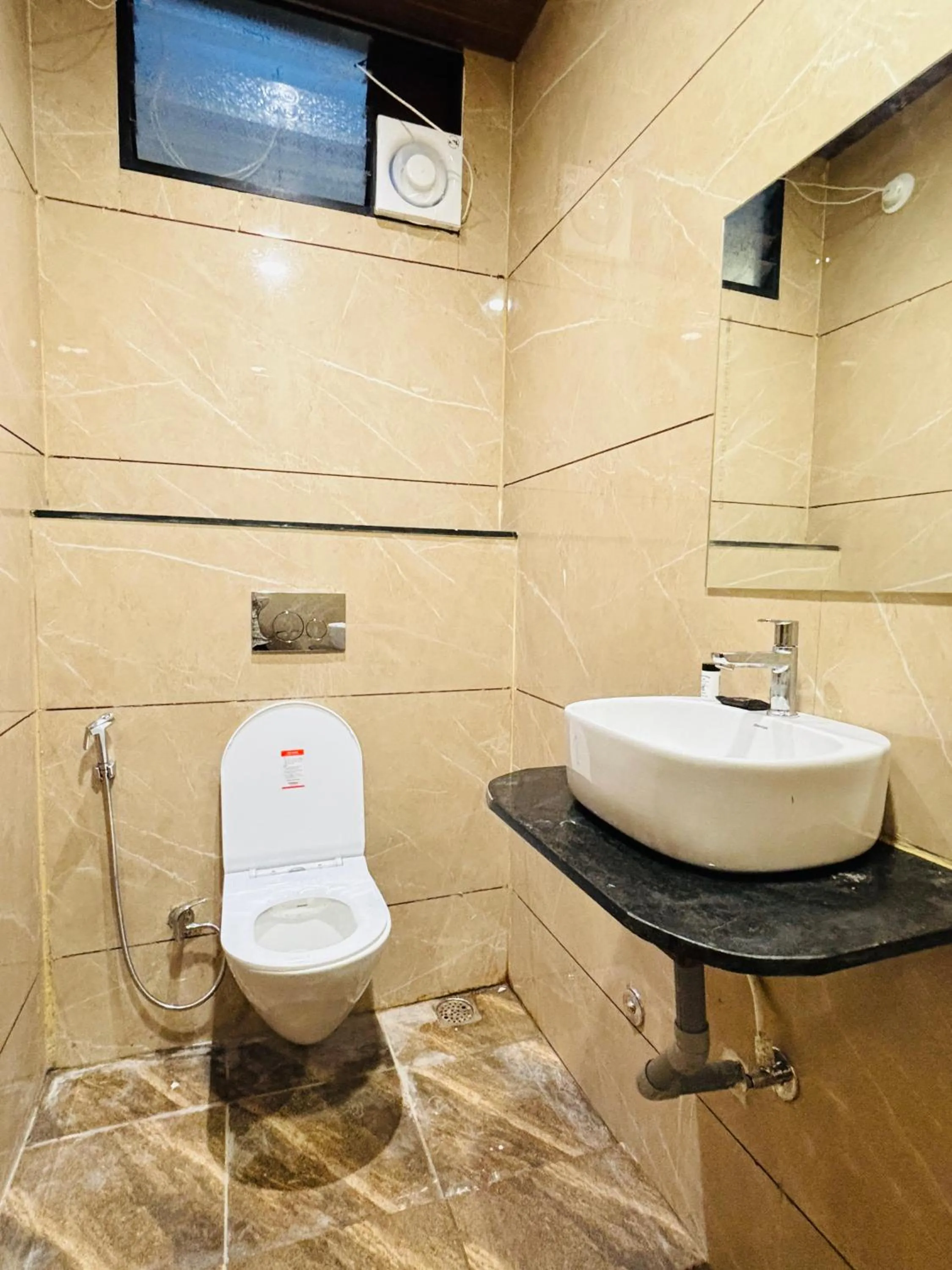 Shower in Hotel Shreegopal