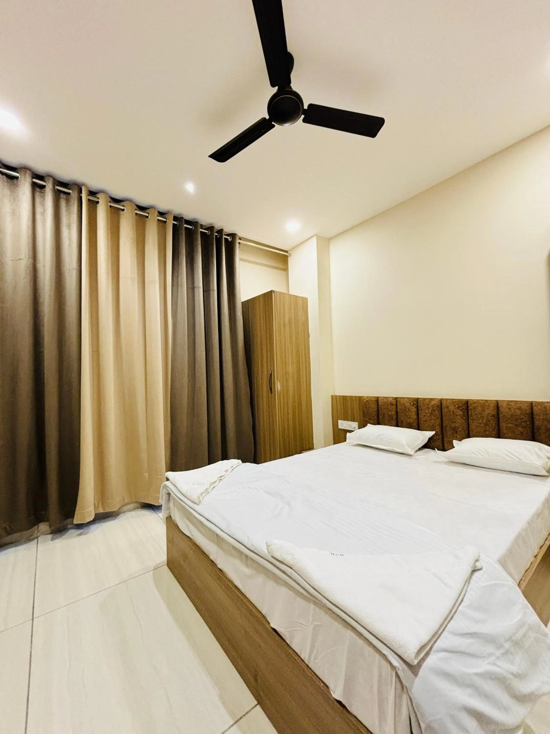 Bed in Hotel Shreegopal