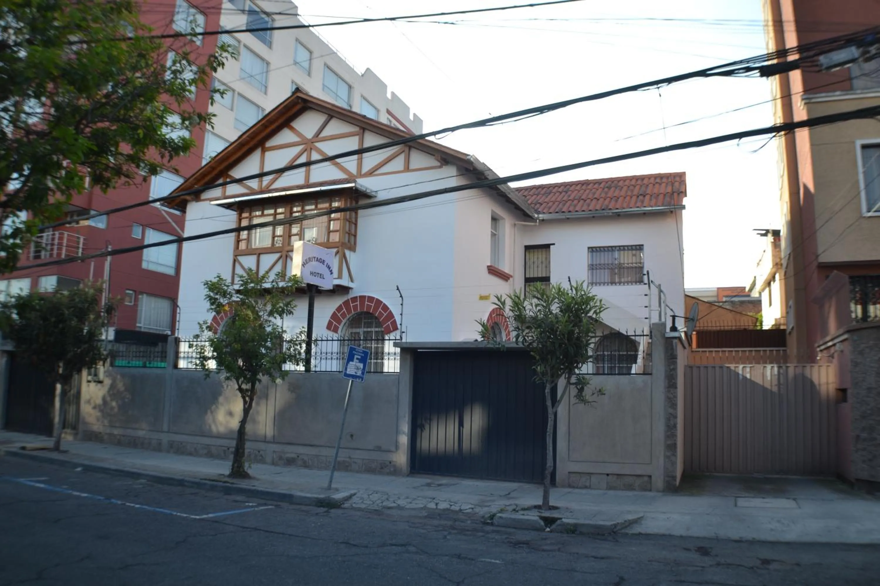 Facade/entrance in Heritage Inn