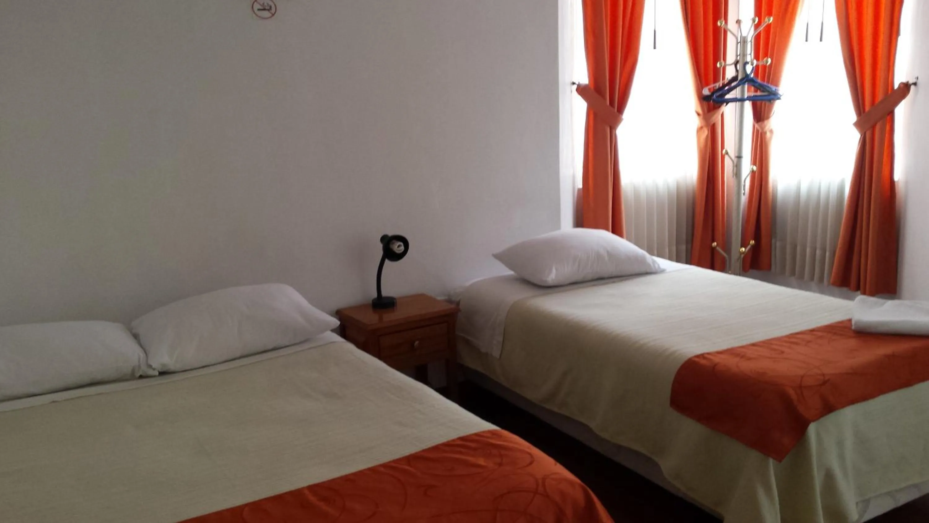 Photo of the whole room, Bed in Heritage Inn