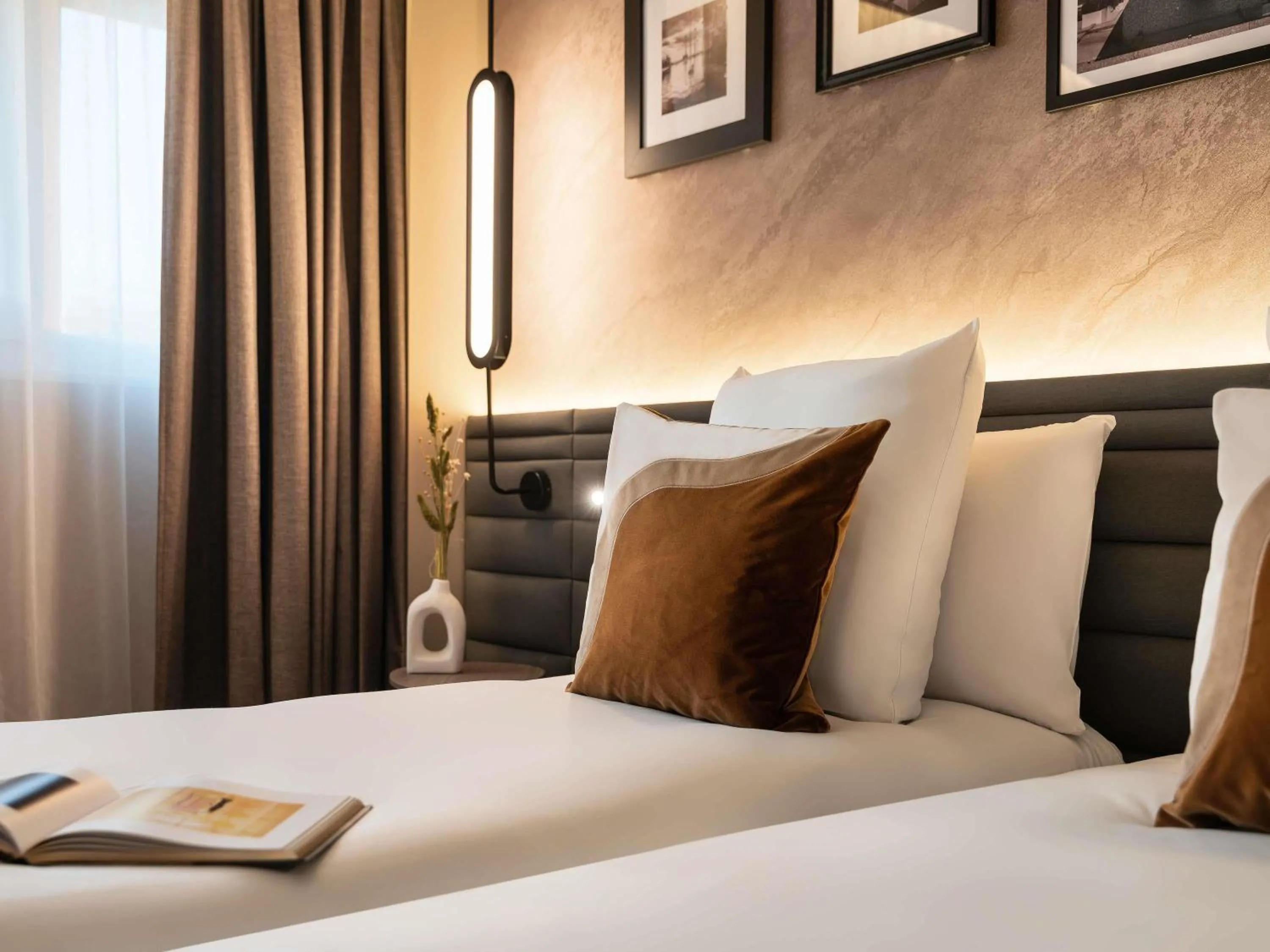 Bedroom, Bed in Novotel Paris La Défense Nanterre