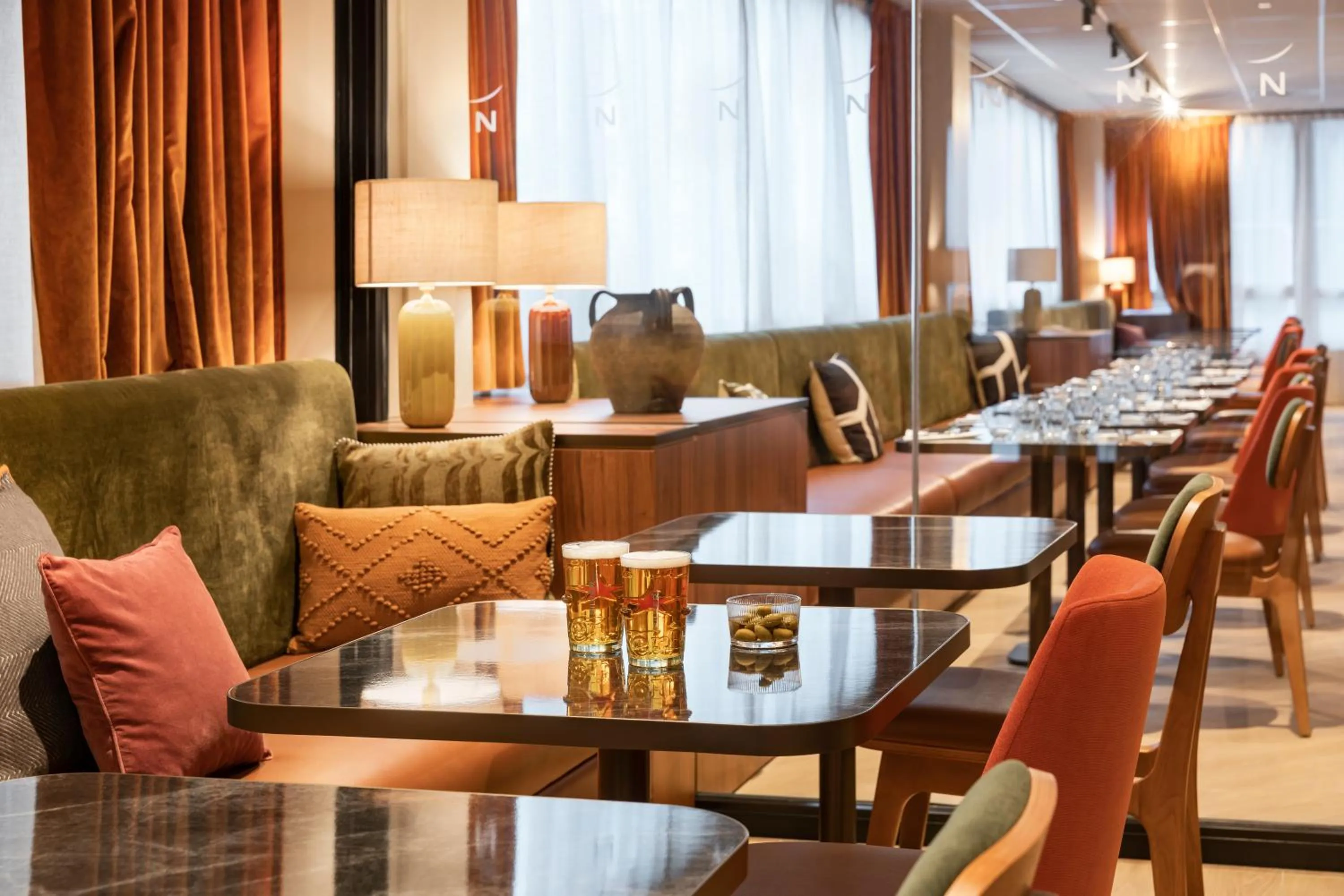 Restaurant/places to eat in Novotel Paris La Défense Nanterre