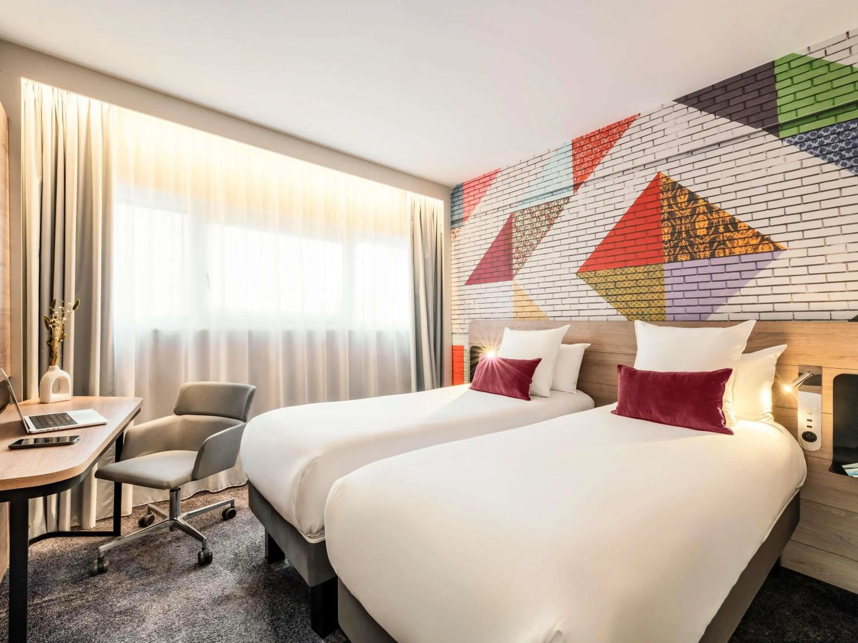 Bedroom, Bed in Novotel Paris La Défense Nanterre