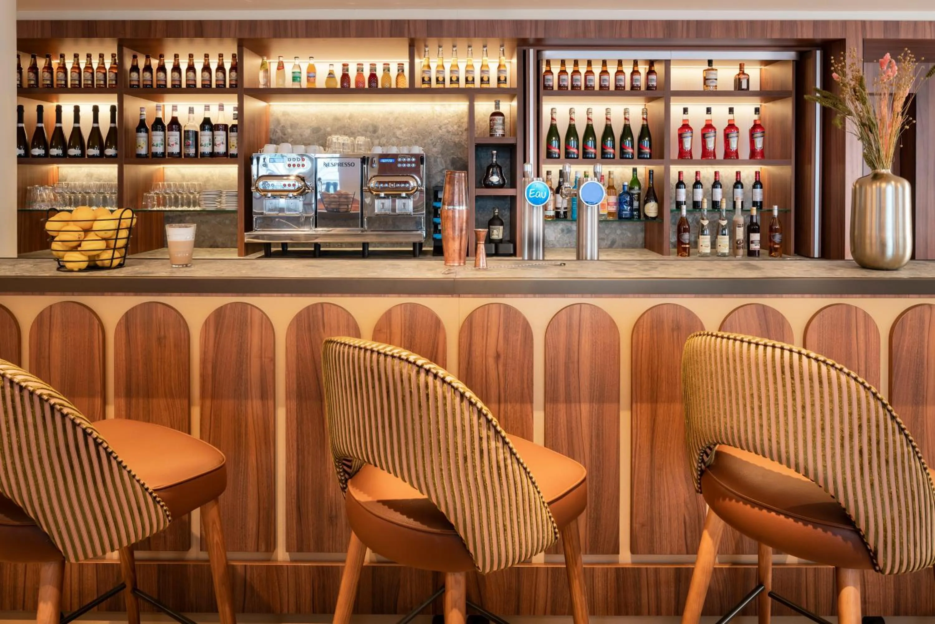 Restaurant/places to eat in Novotel Paris La Défense Nanterre