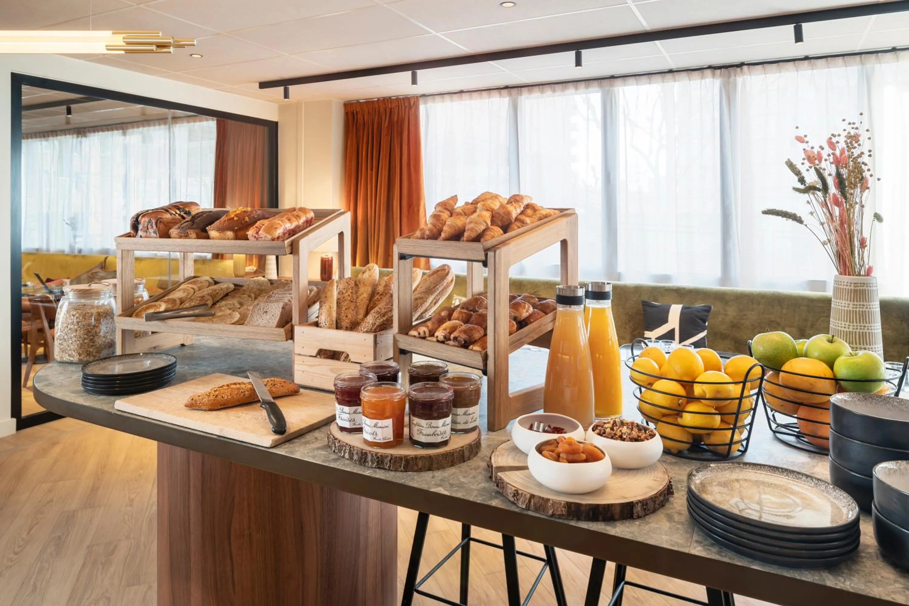 Breakfast in Novotel Paris La Défense Nanterre