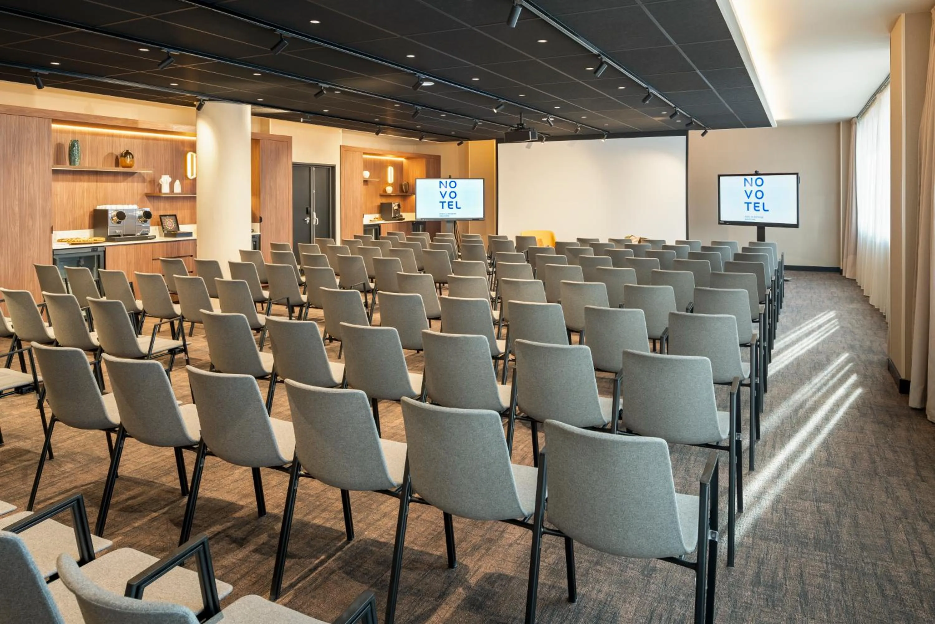 Meeting/conference room in Novotel Paris La Défense Nanterre