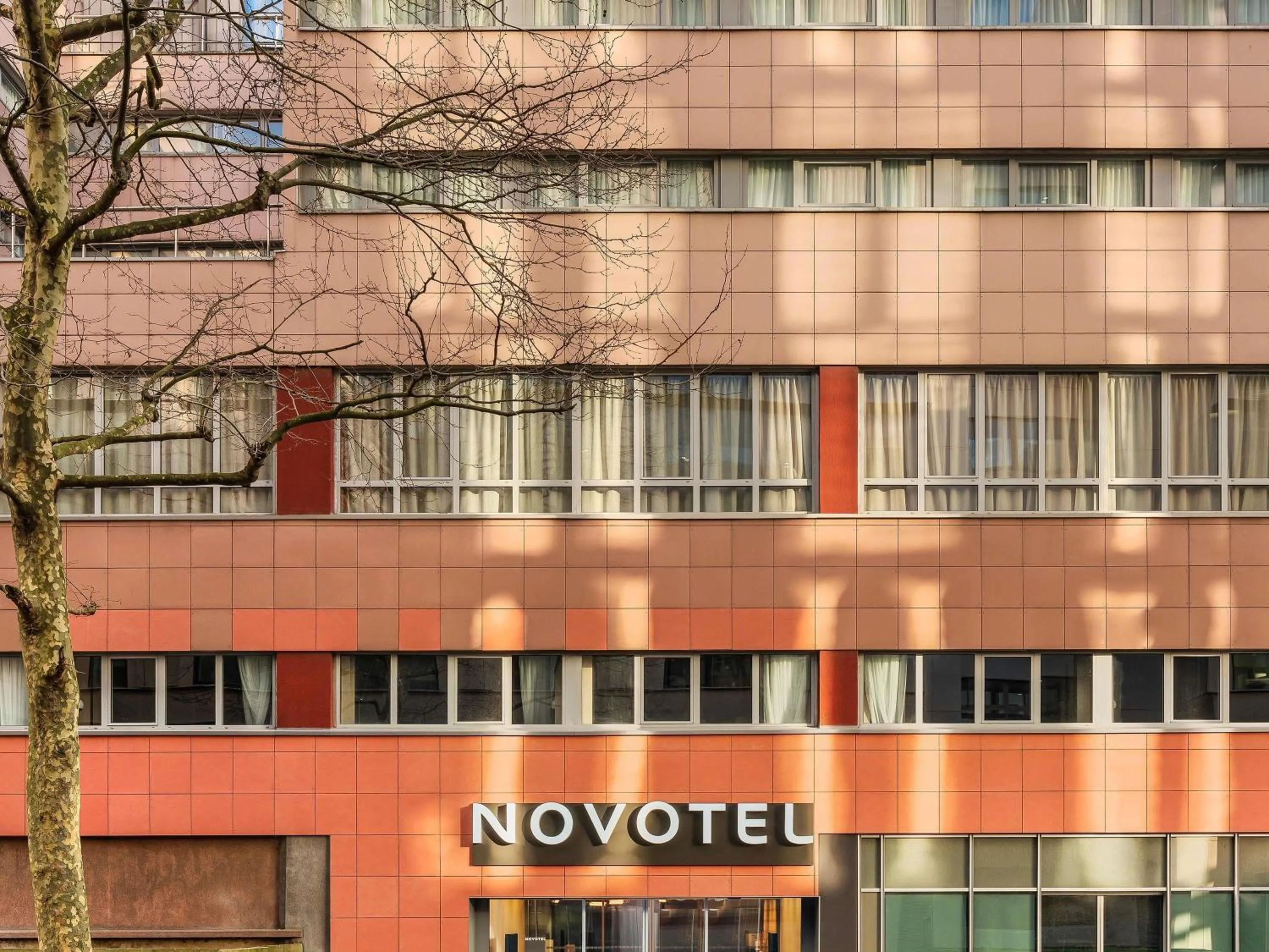 Property building in Novotel Paris La Défense Nanterre