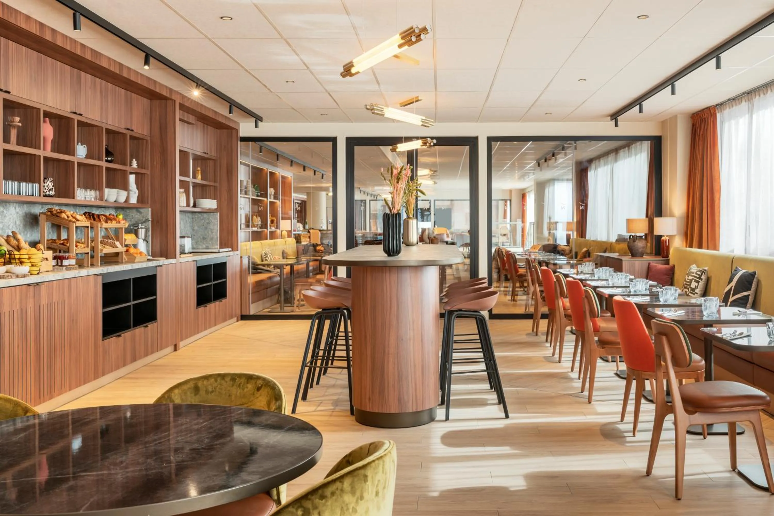 Restaurant/places to eat in Novotel Paris La Défense Nanterre