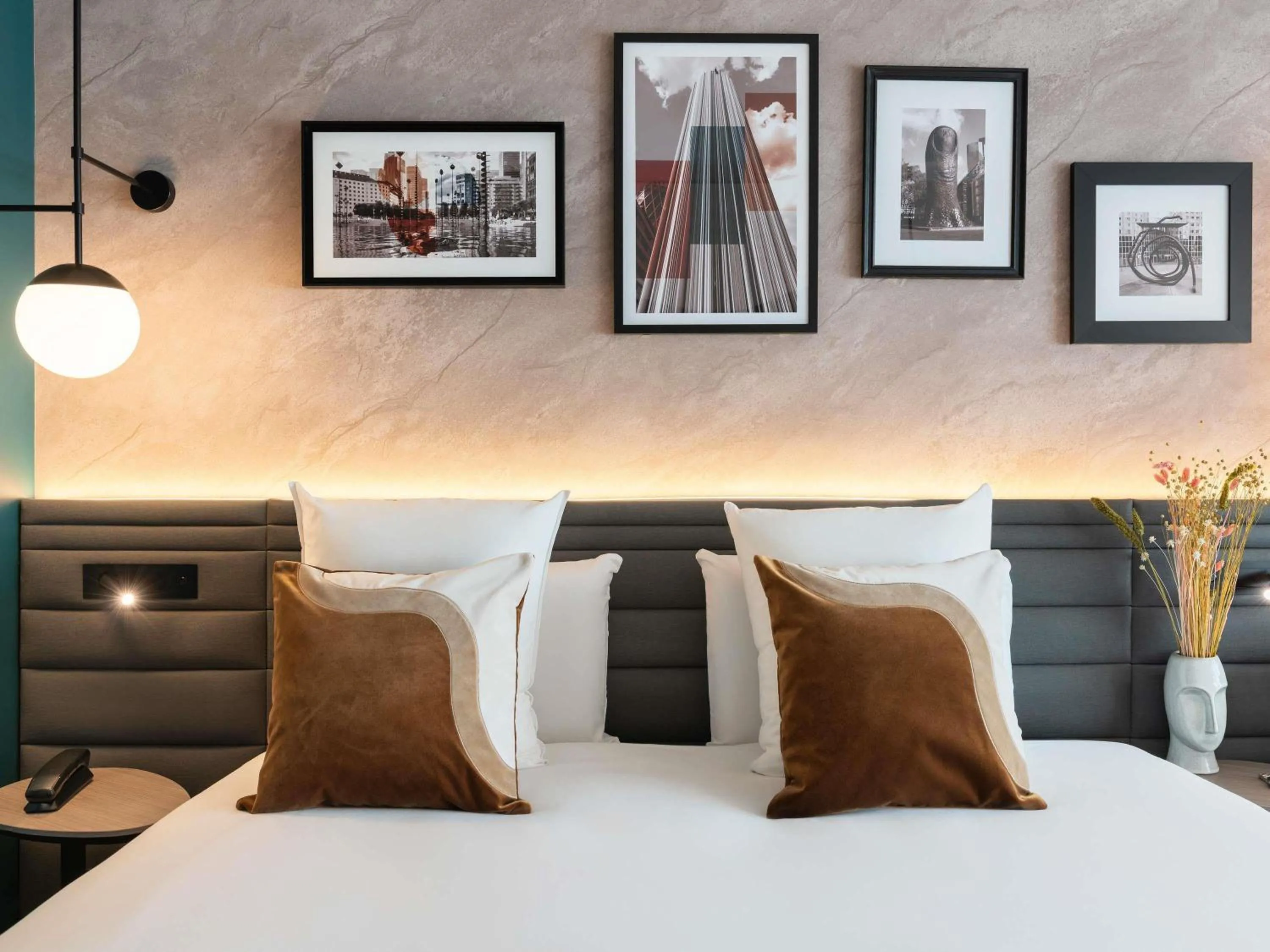 Bedroom, Bed in Novotel Paris La Défense Nanterre