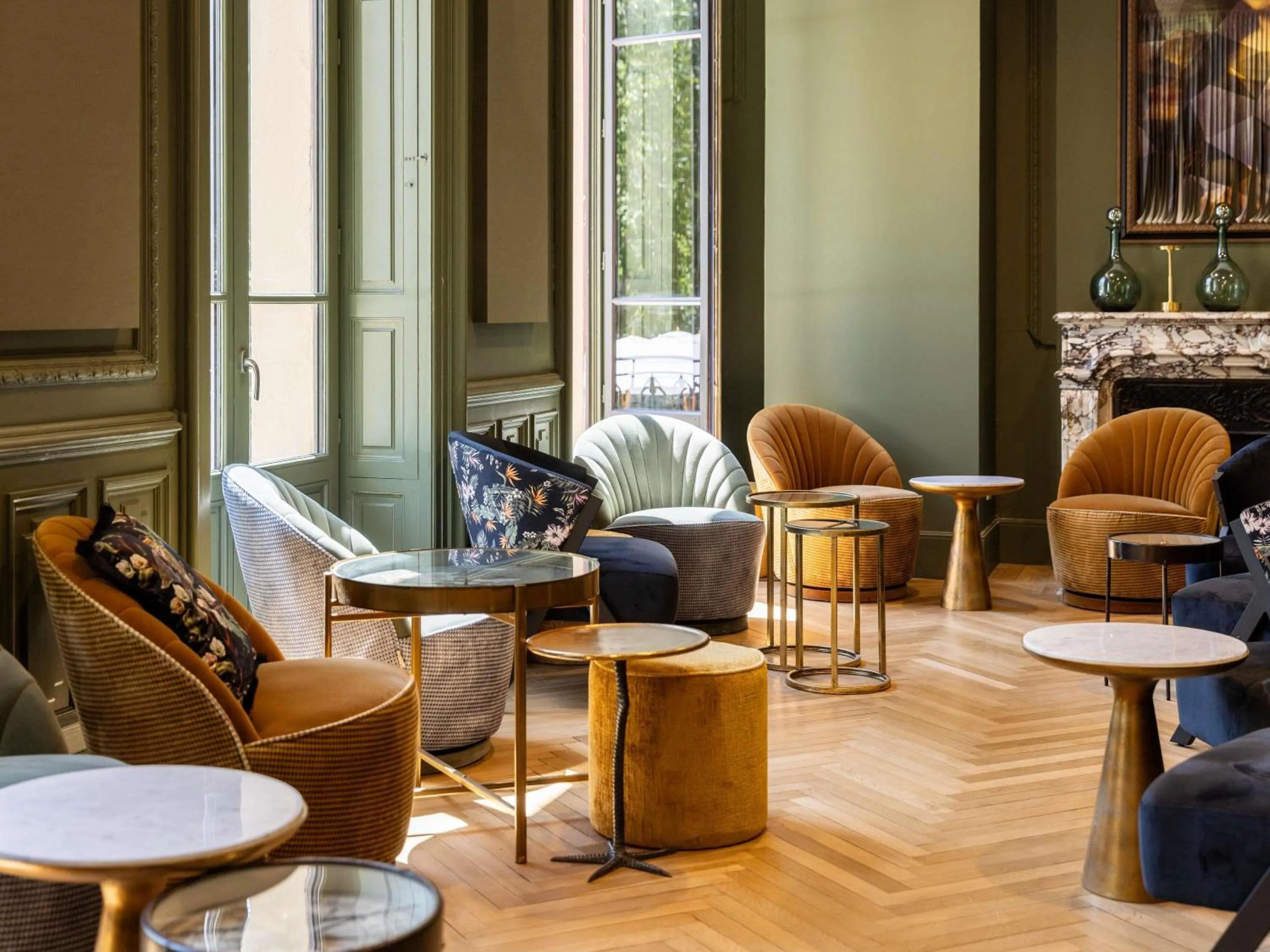 Lounge or bar in Mercure Ax Les Thermes