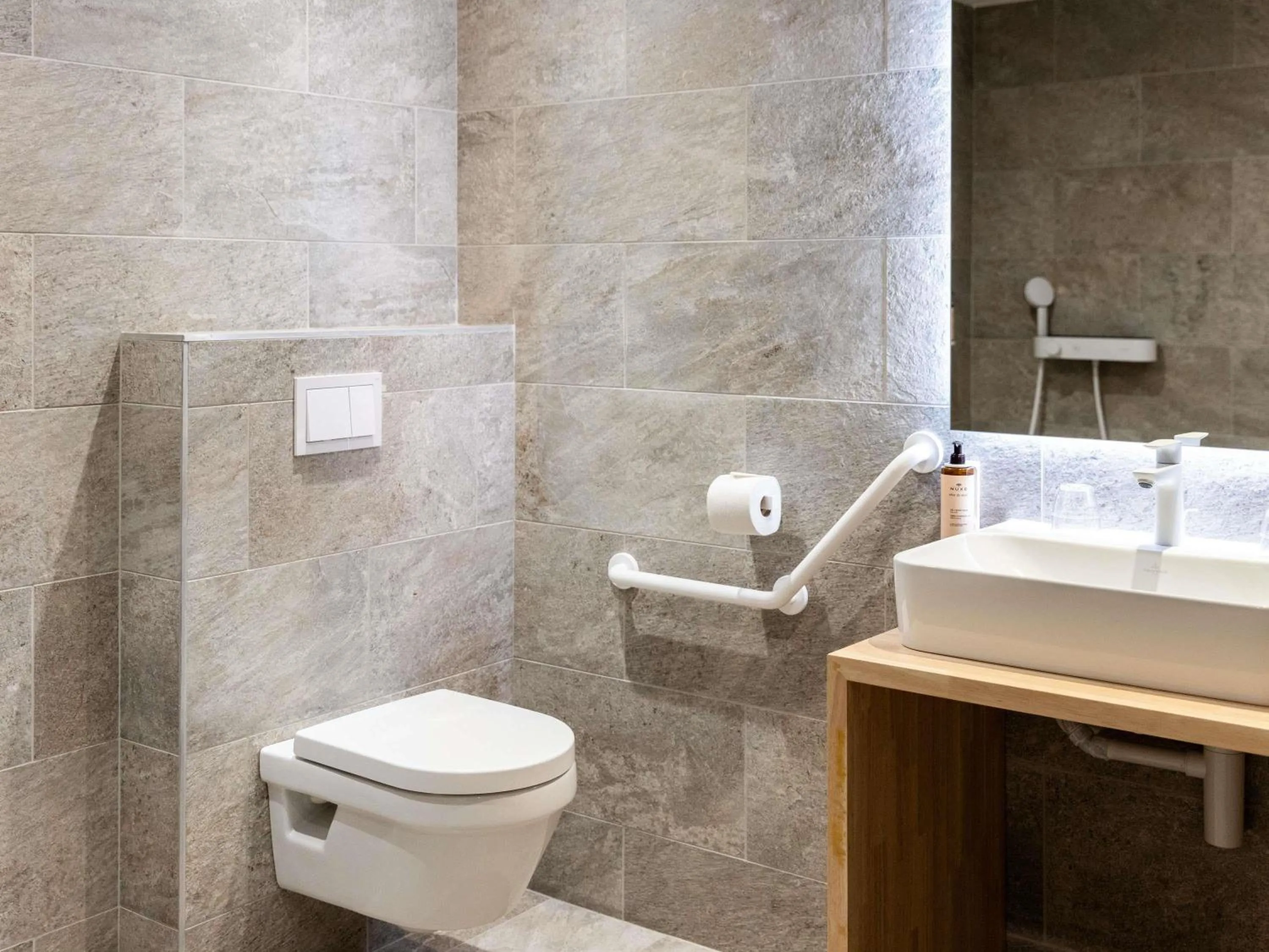 Bedroom in Mercure Ax Les Thermes