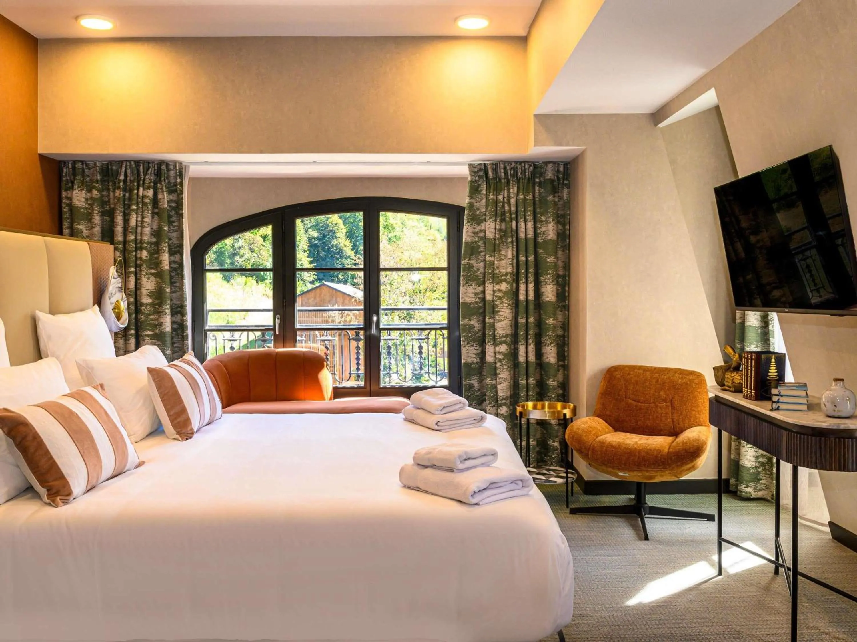 Bedroom, Bed in Mercure Ax Les Thermes