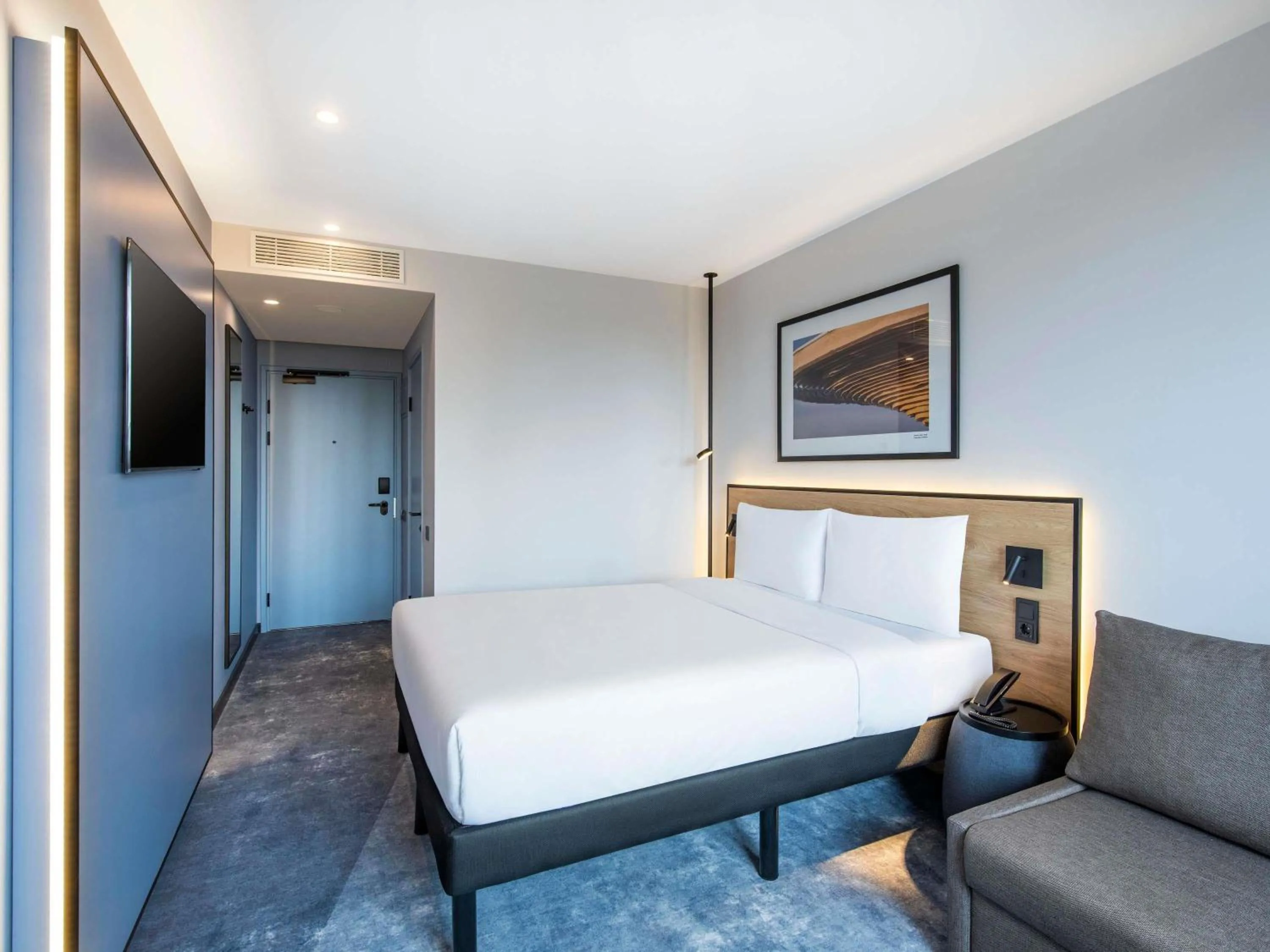 Bedroom, Bed in ibis Tbilisi Airport