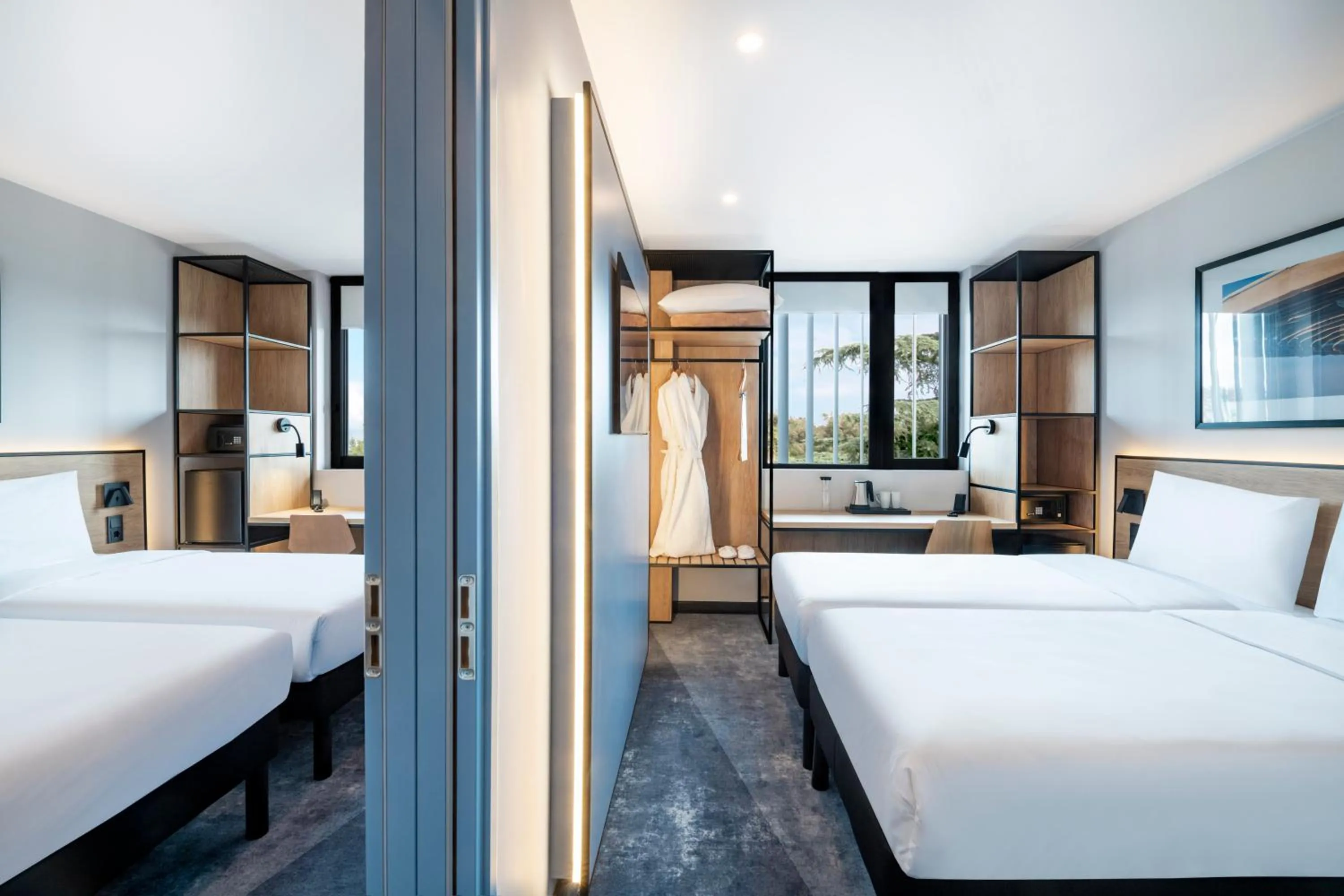 Photo of the whole room, Bed in ibis Tbilisi Airport