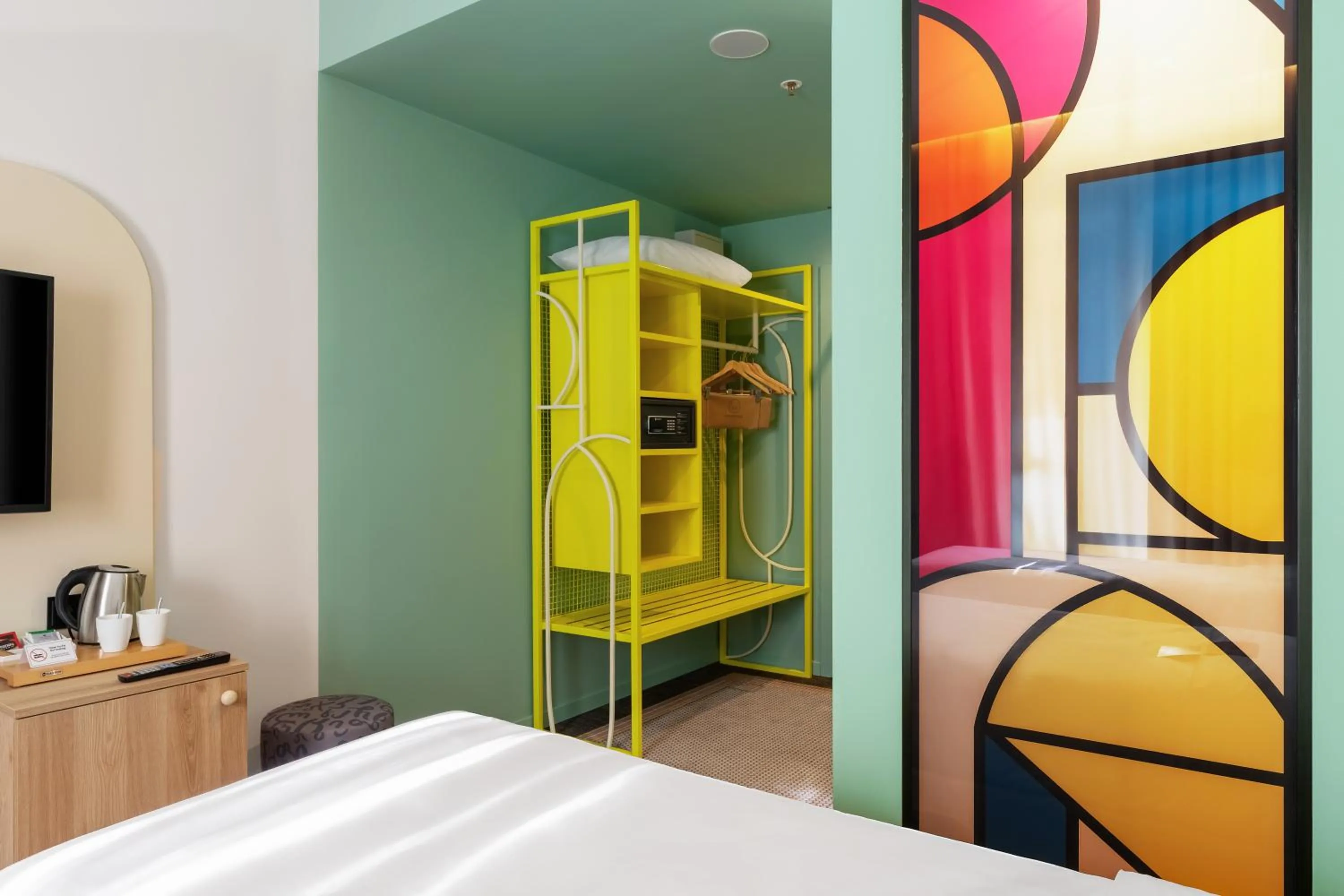 wardrobe, Bed in ibis Styles Old Tbilisi