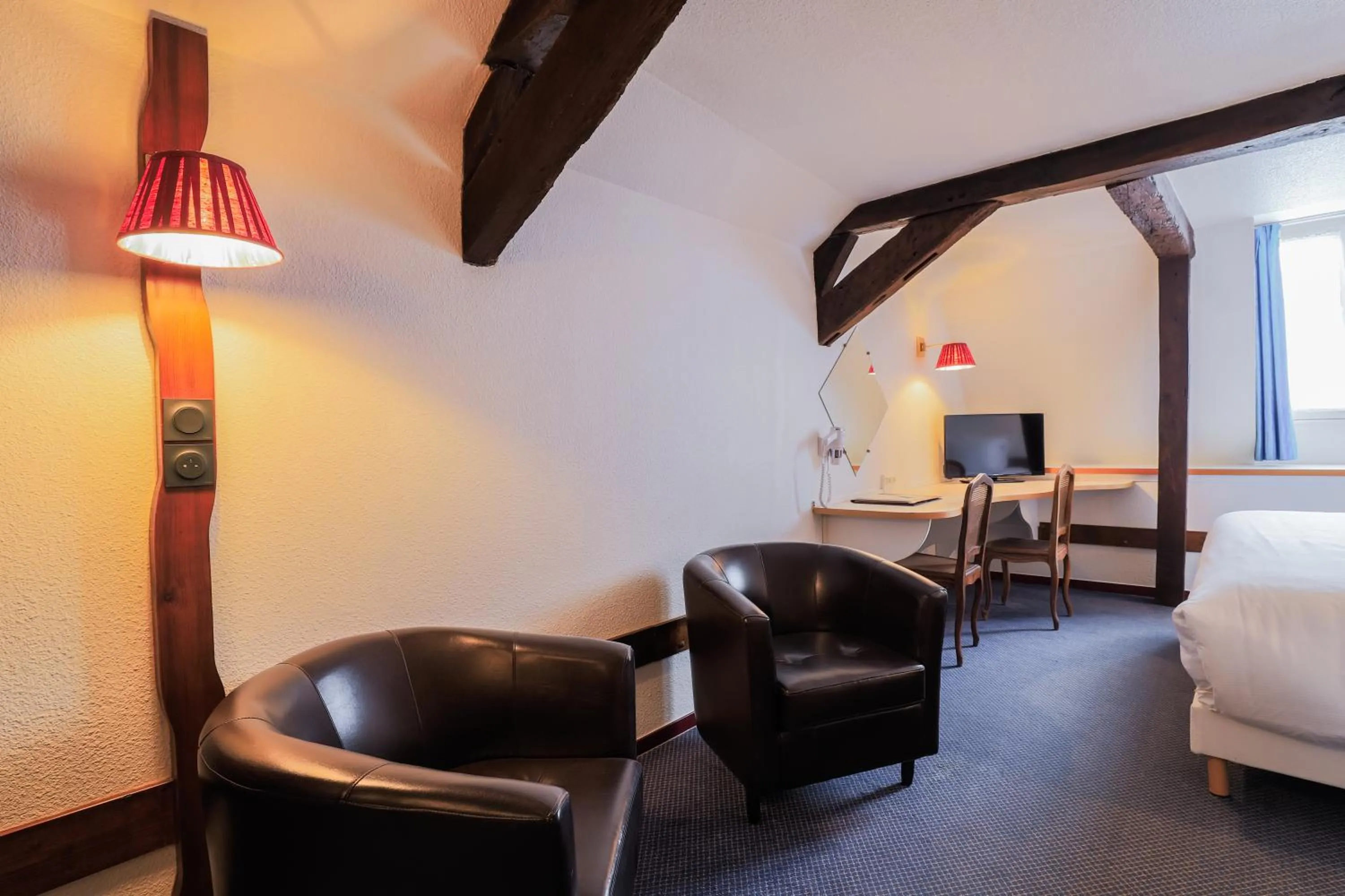 Photo of the whole room, Bed in Hôtel Les Trois Luppars