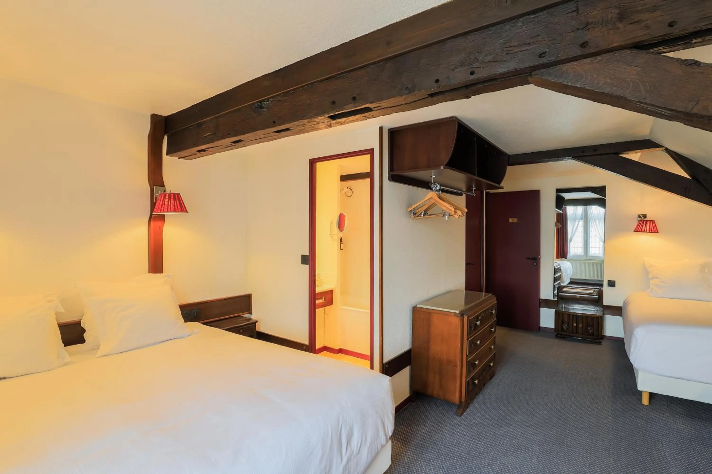 Photo of the whole room, Bed in Hôtel Les Trois Luppars