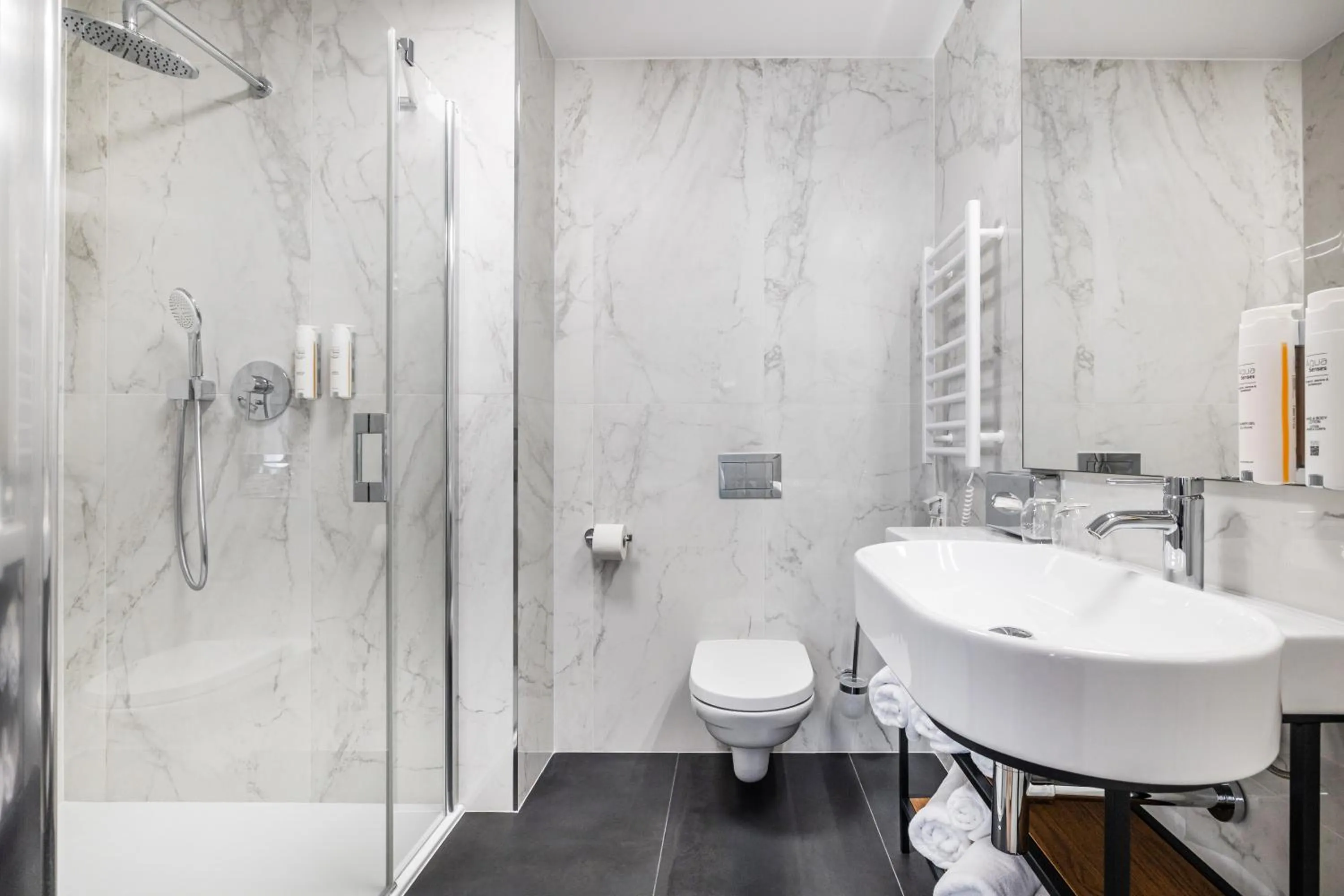 Bathroom in Hotel Opera