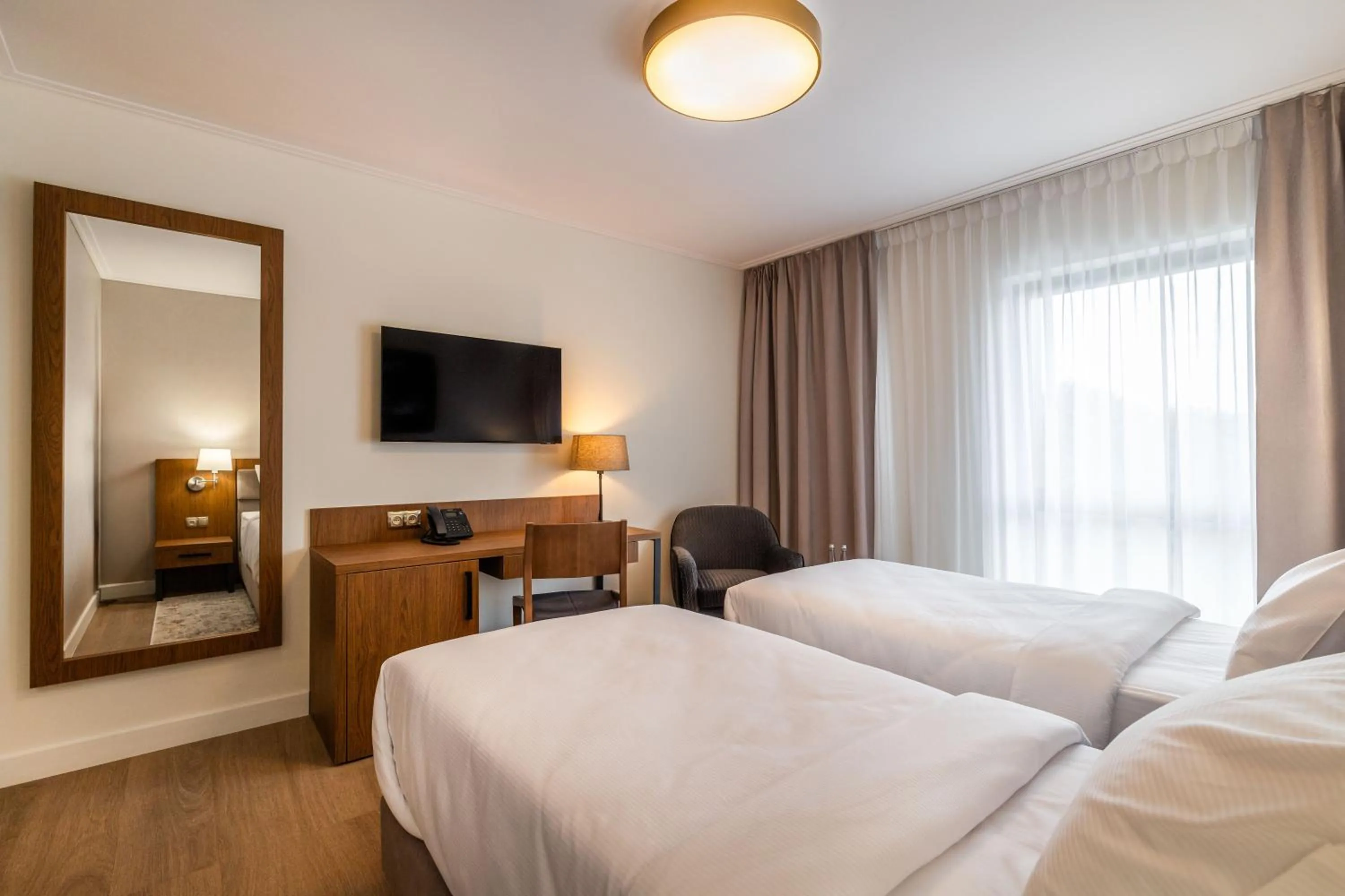 Photo of the whole room, Bed in Hotel Opera