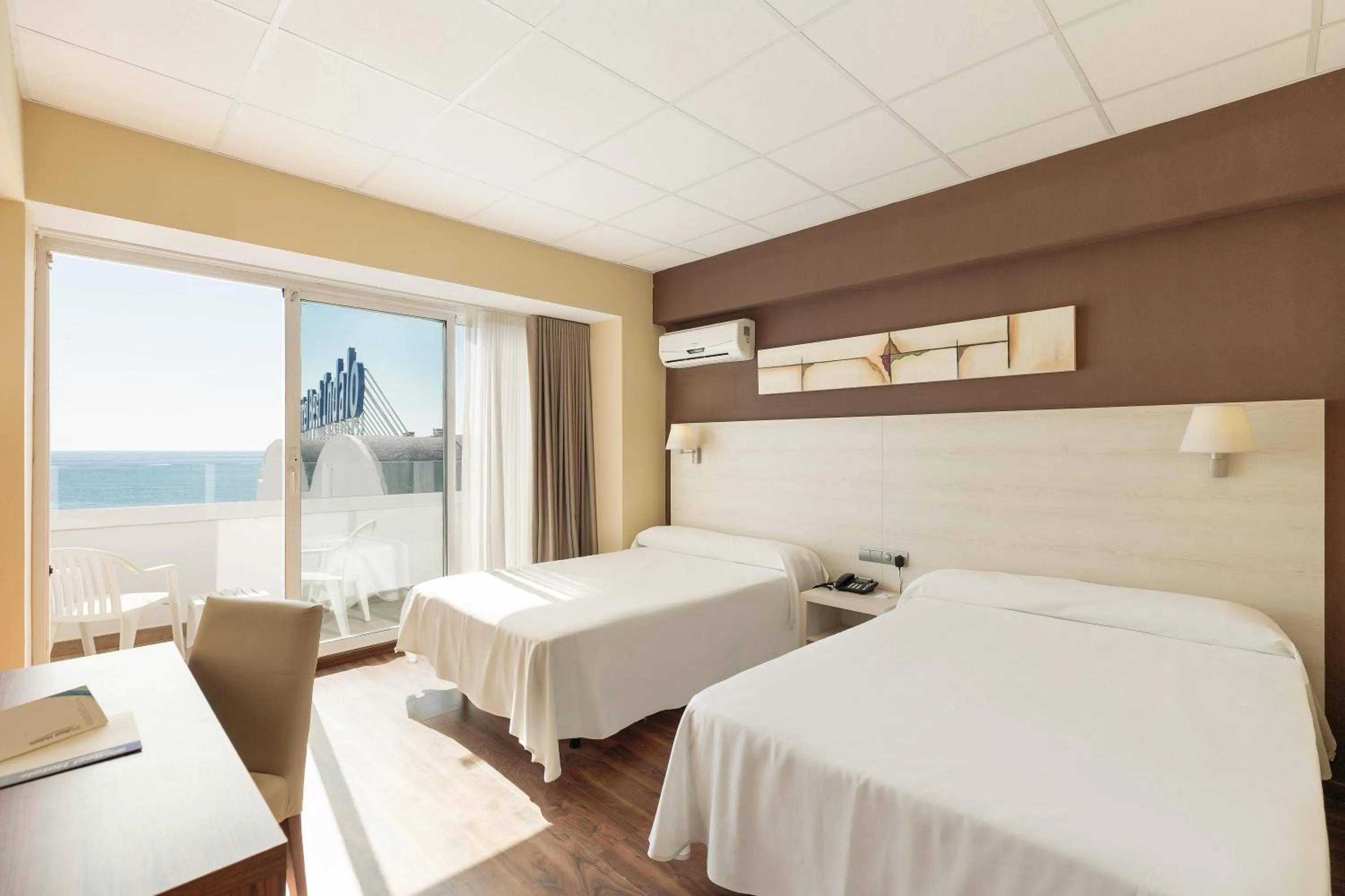 Photo of the whole room, Bed in Hotel Best Indalo