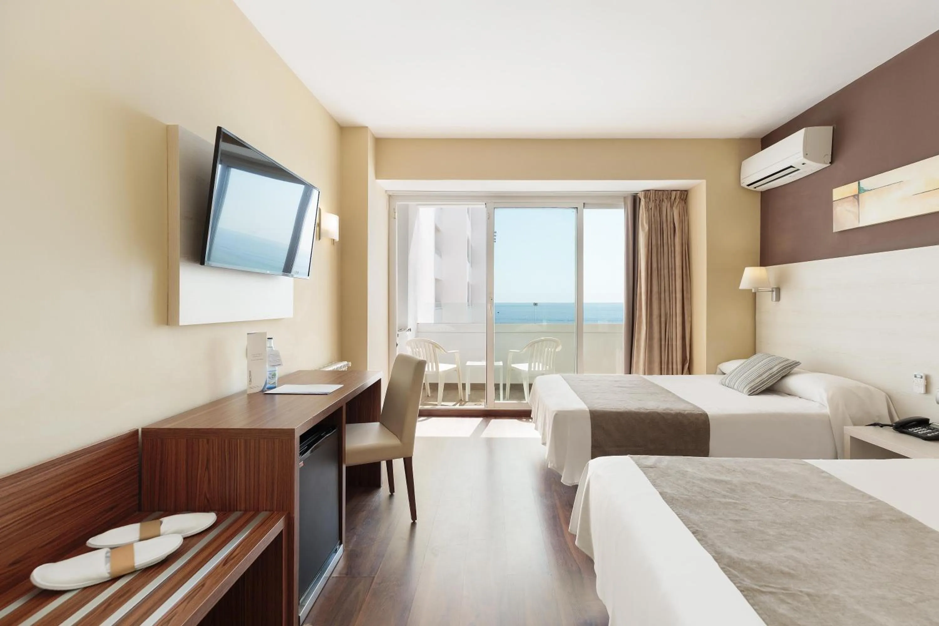 Photo of the whole room, Bed in Hotel Best Indalo