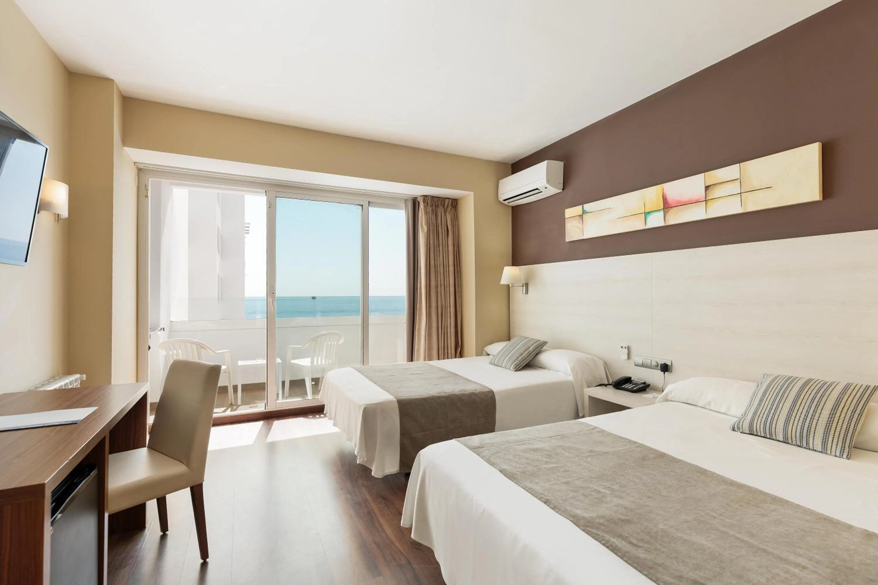 Photo of the whole room, Bed in Hotel Best Indalo