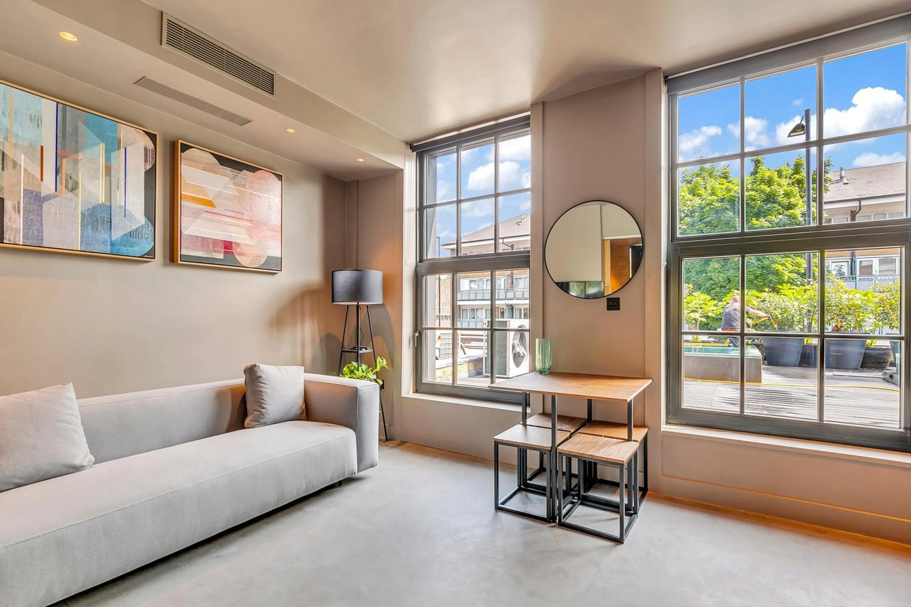 Living room in Kings House Apartments