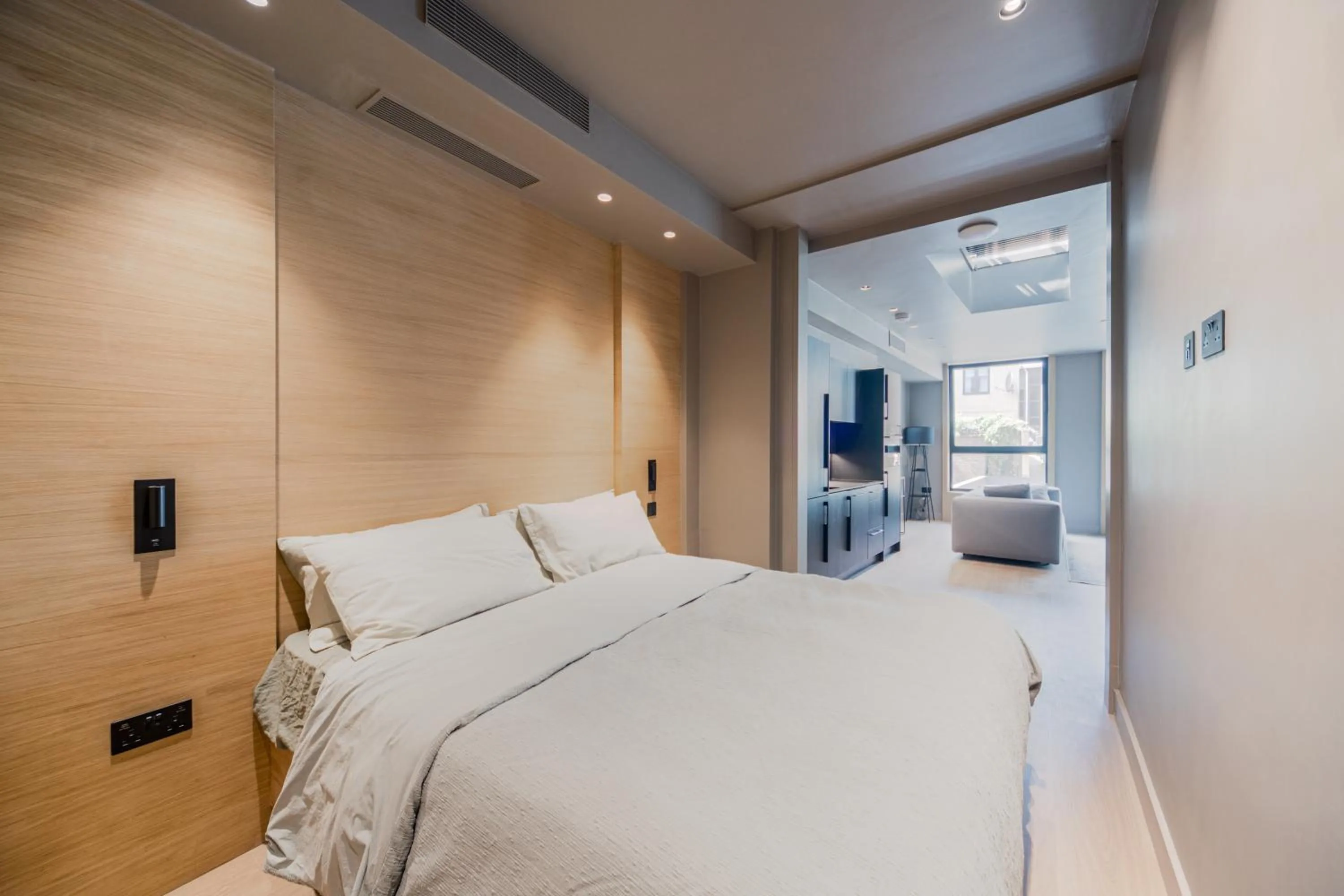 Bed in Kings House Apartments