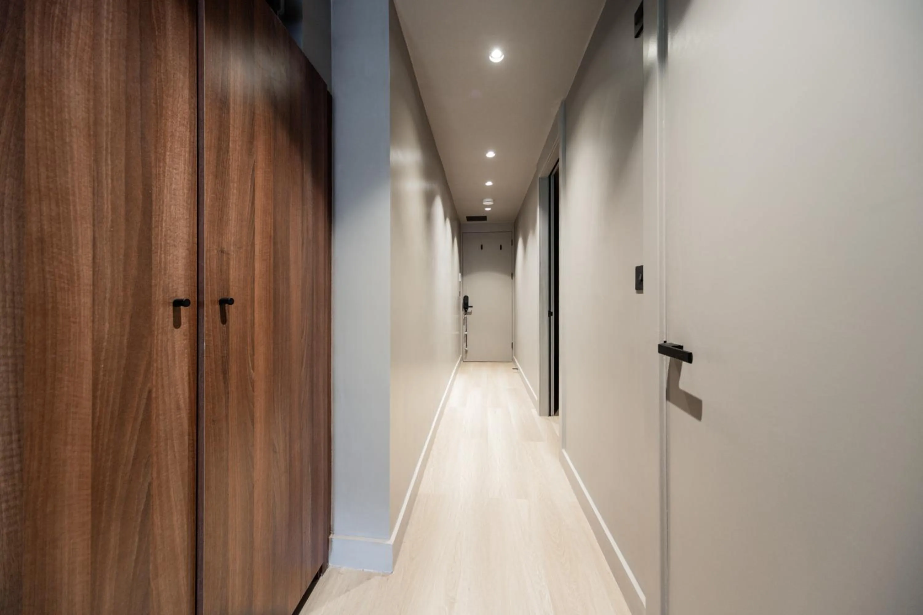 wardrobe in Kings House Apartments