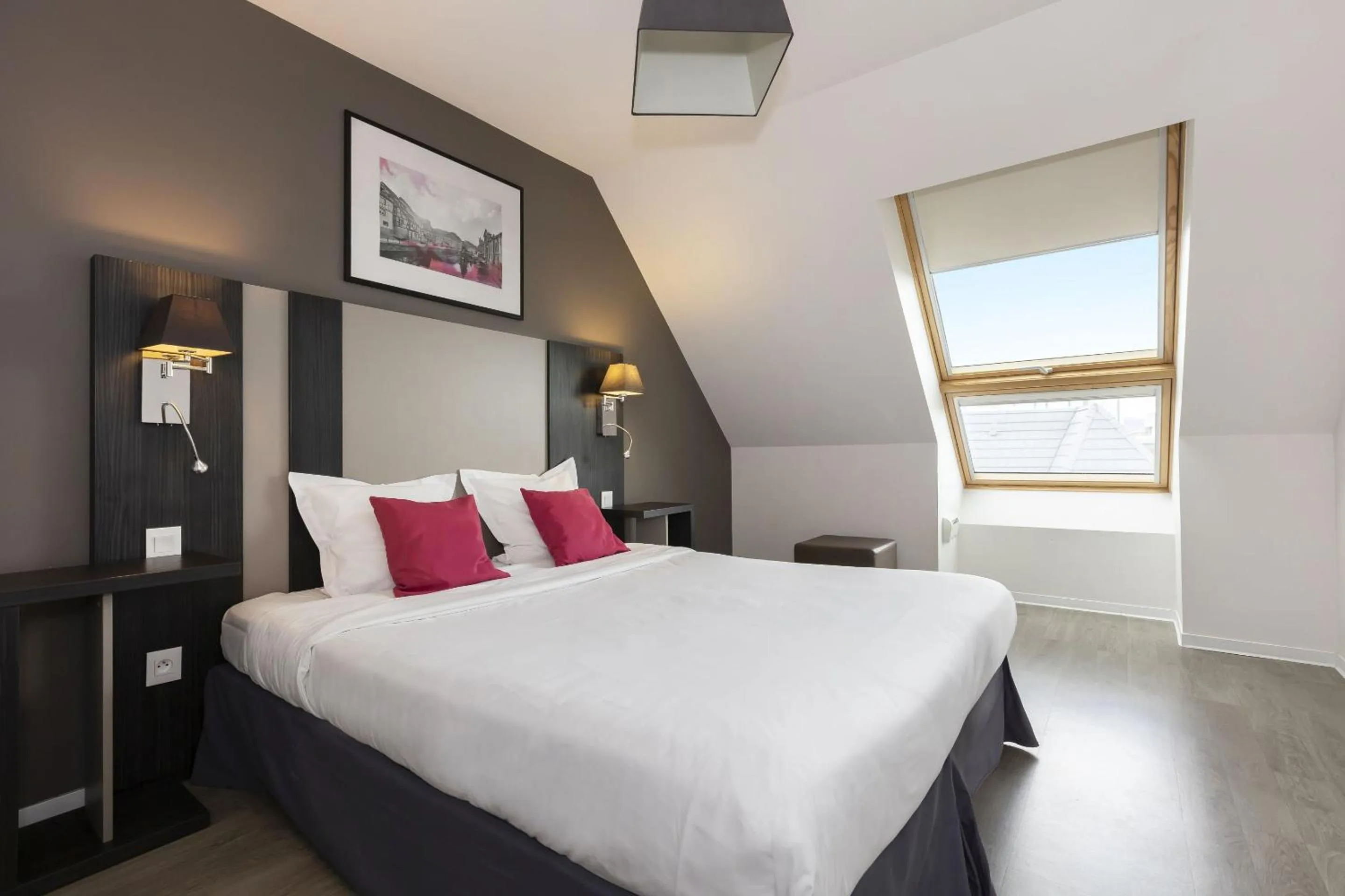 Bedroom, Bed in Appart Hotel Odalys City Colmar La Rose d'Argent