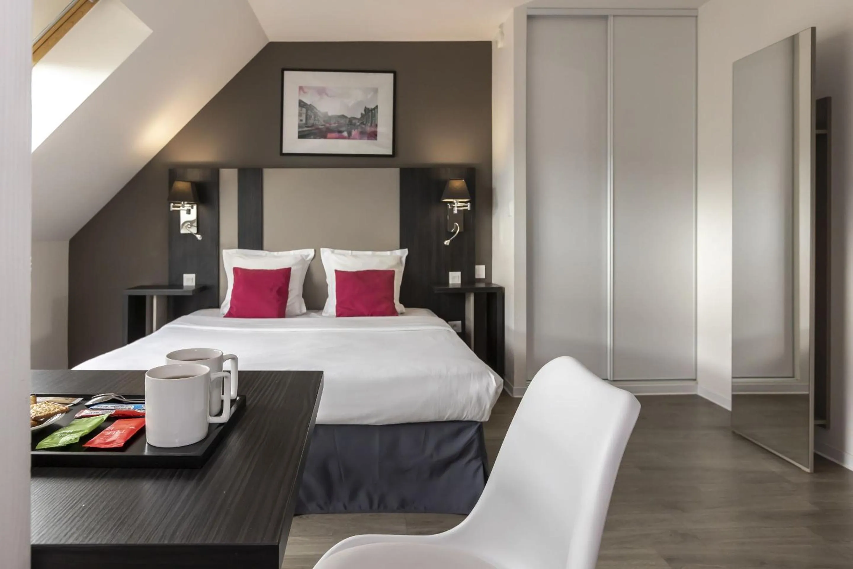 Bedroom, Bed in Appart Hotel Odalys City Colmar La Rose d'Argent