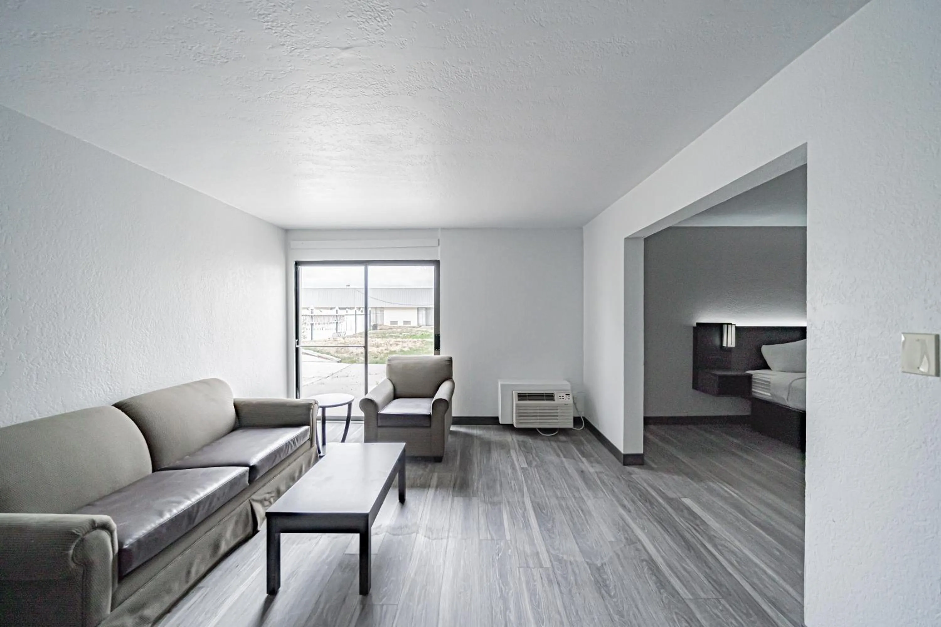 Living room in Studio 6 Pocatello, ID