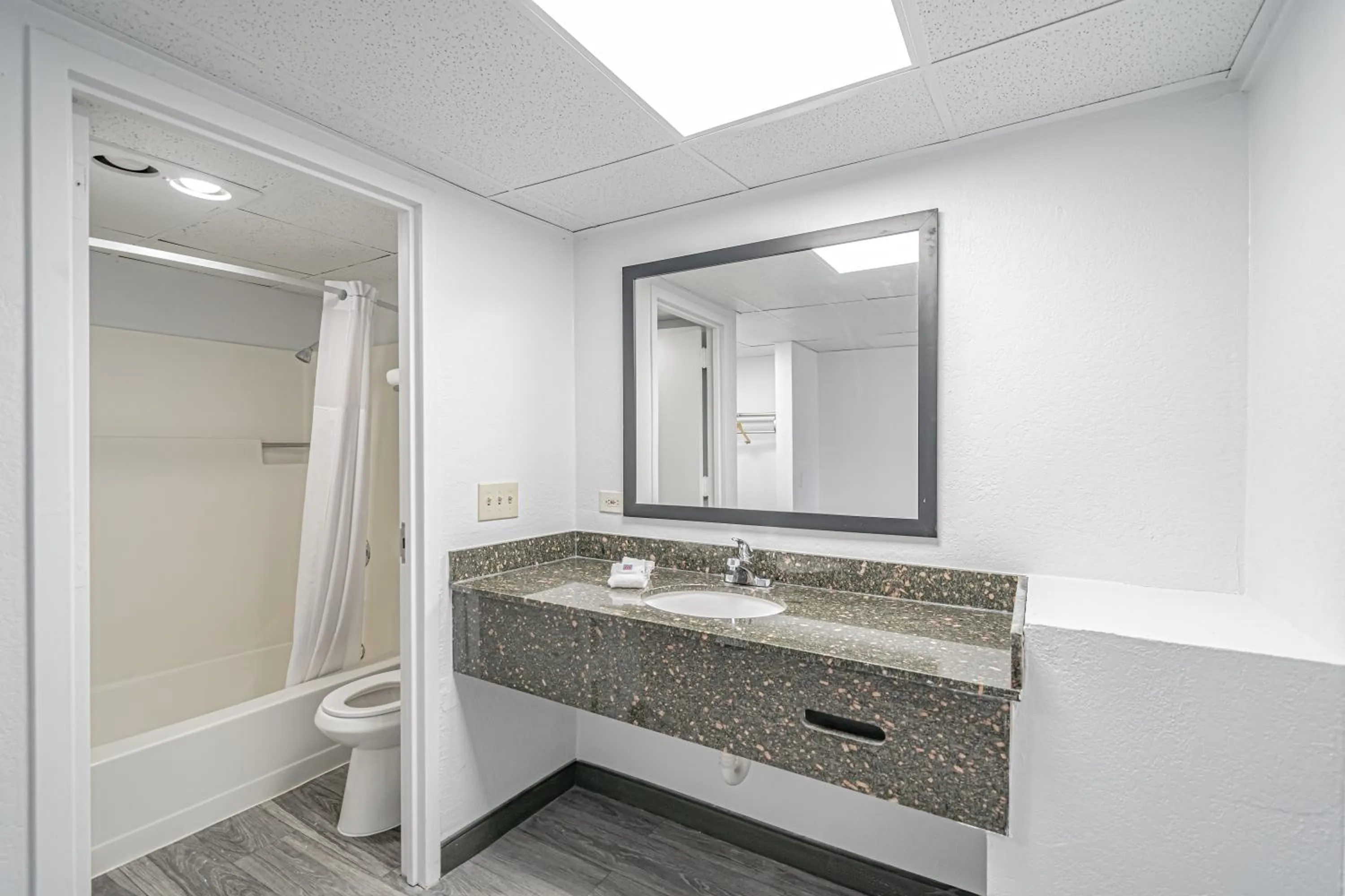 Bathroom in Studio 6 Pocatello, ID