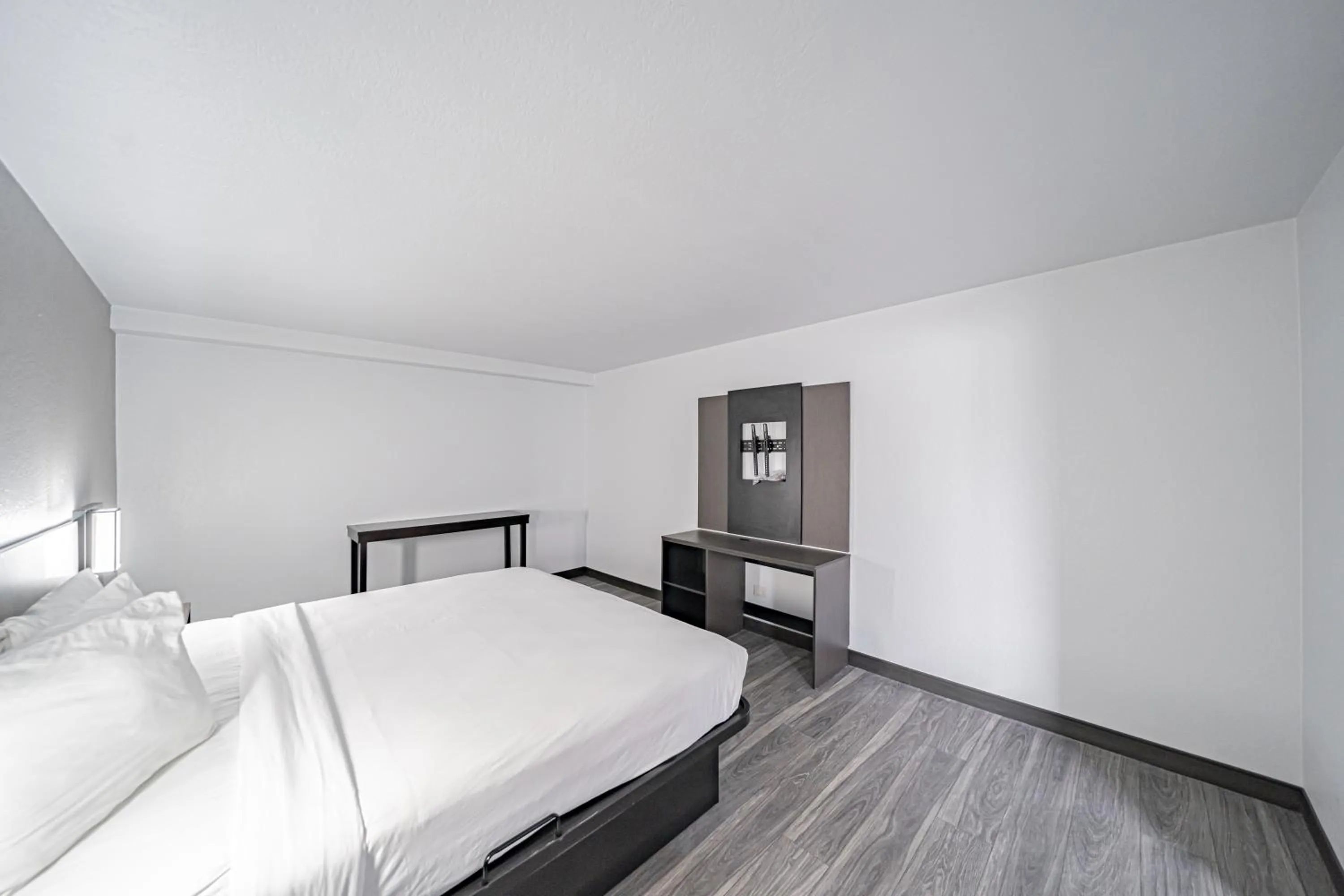 Bed in Studio 6 Pocatello, ID