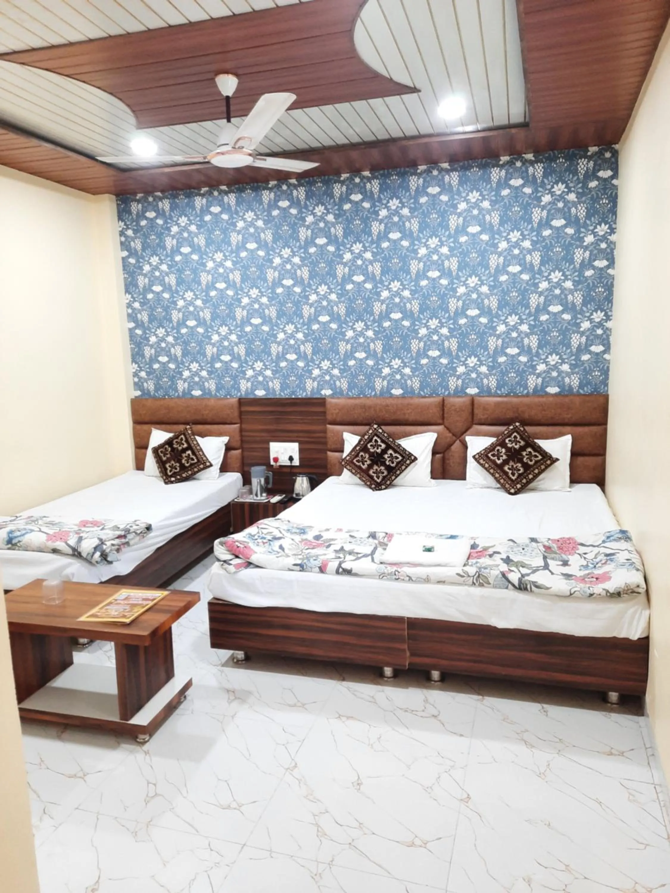 Bed in Hotel Ganga Sagar