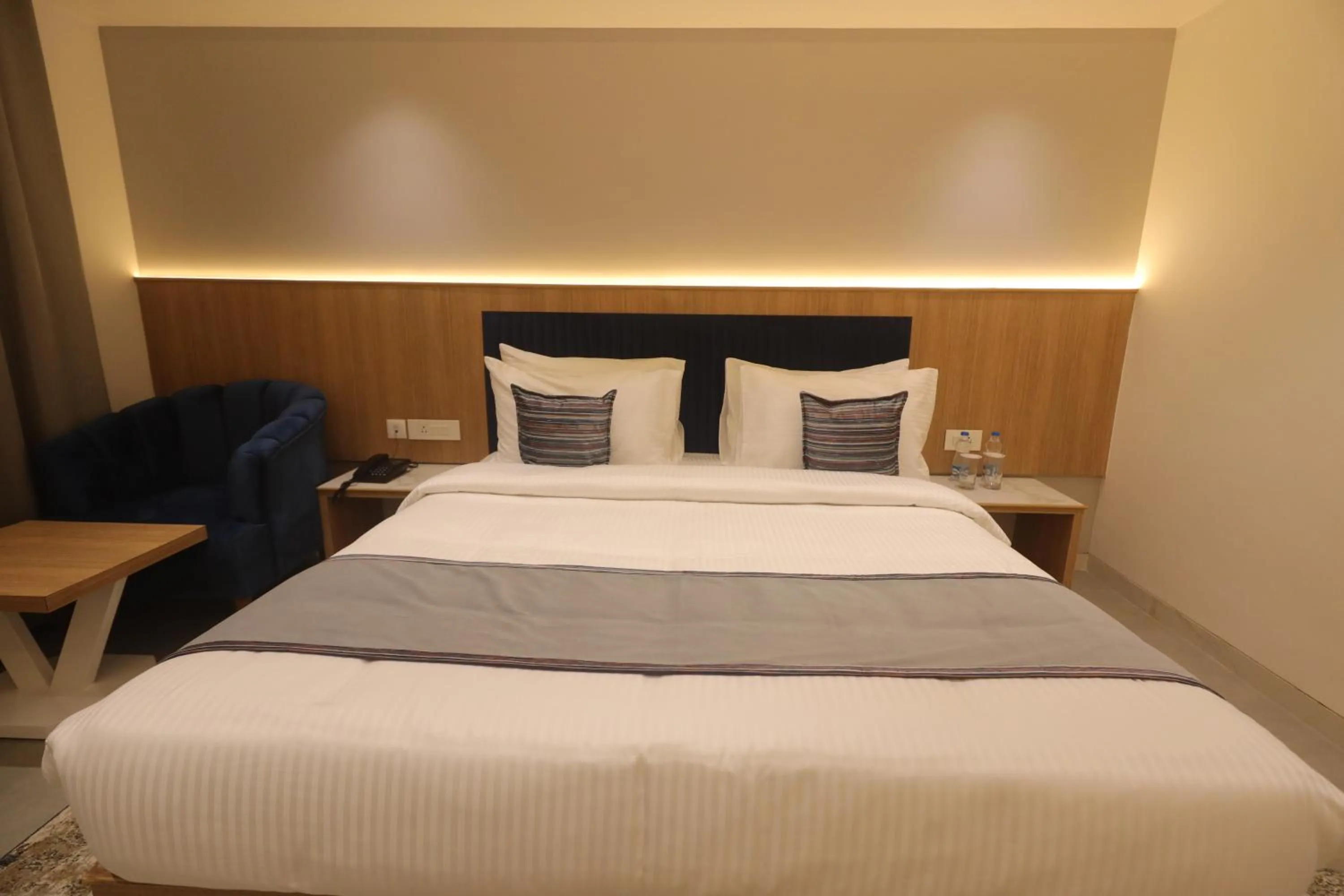 Bed in Sapphire Blue