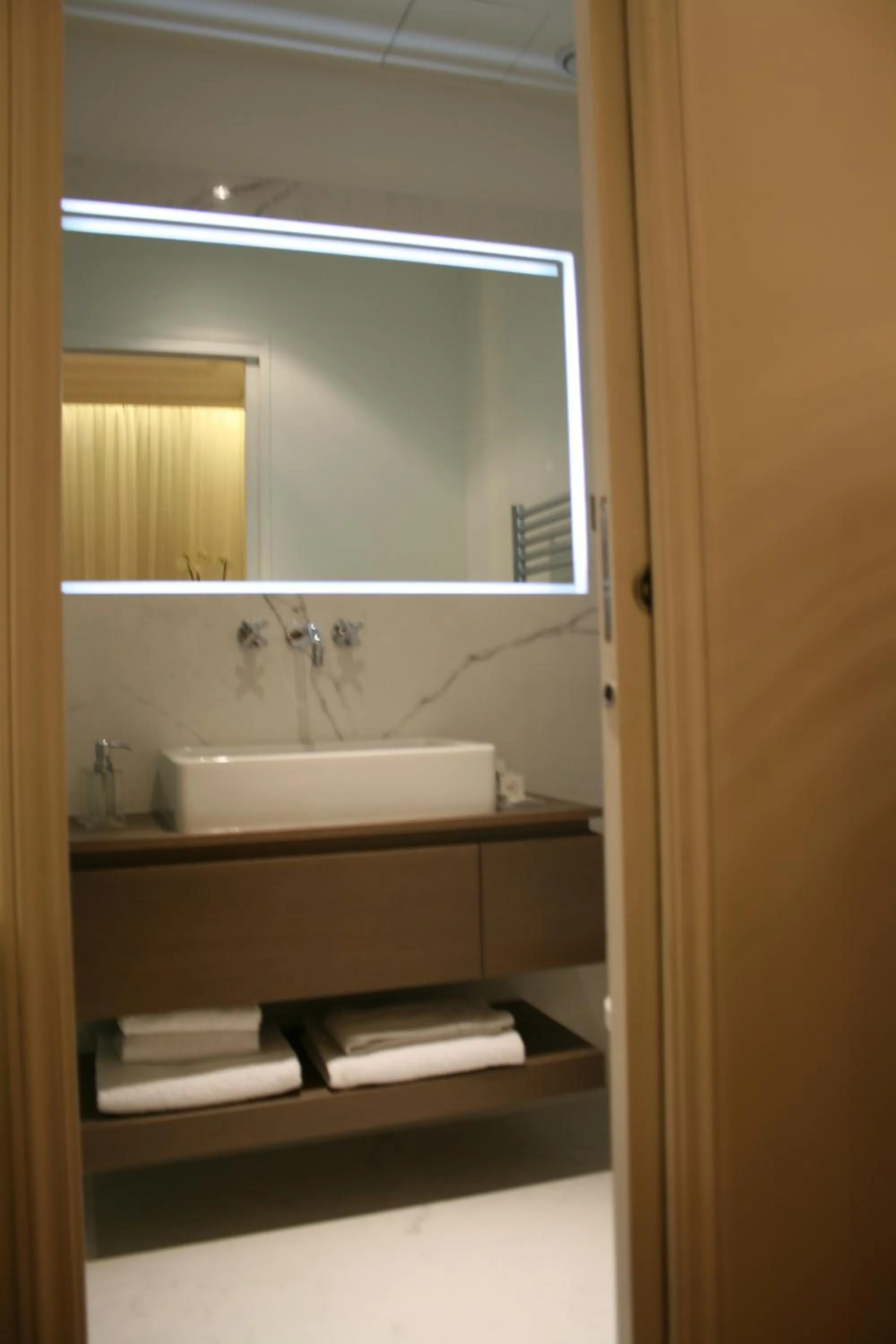 Cirque Deluxe Studio Apartment