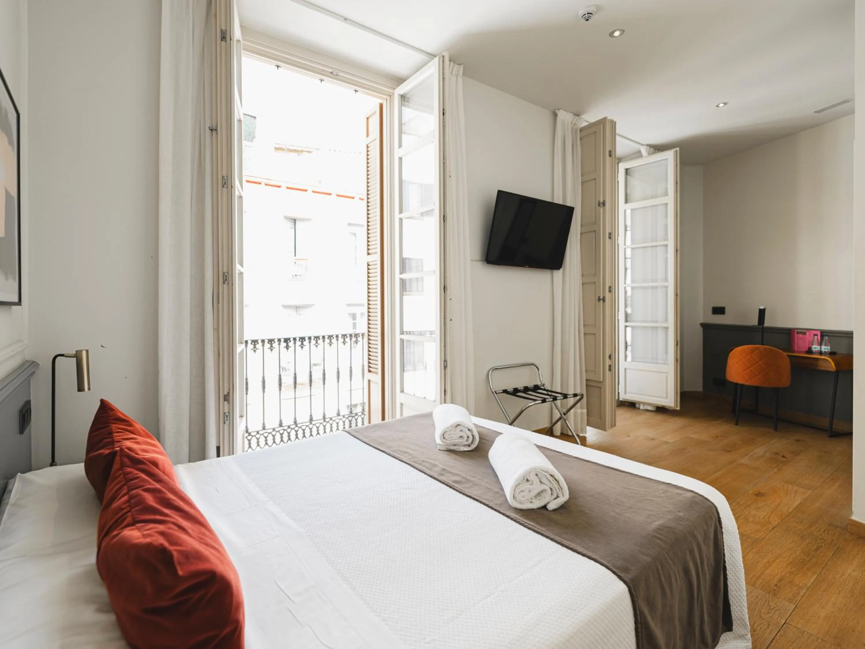 Bed in Alcazaba Premium Hotel