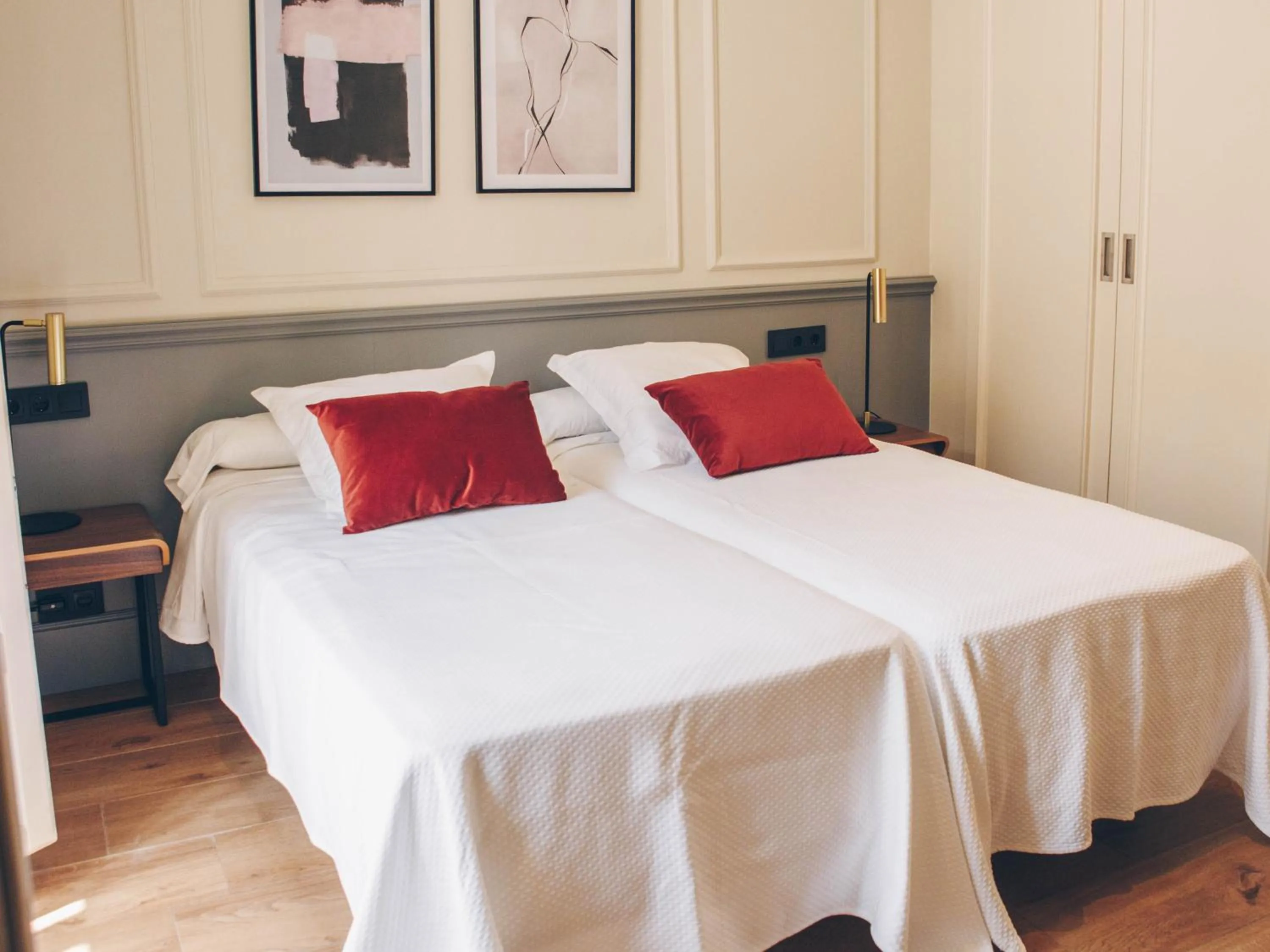 Bed in Alcazaba Premium Hotel