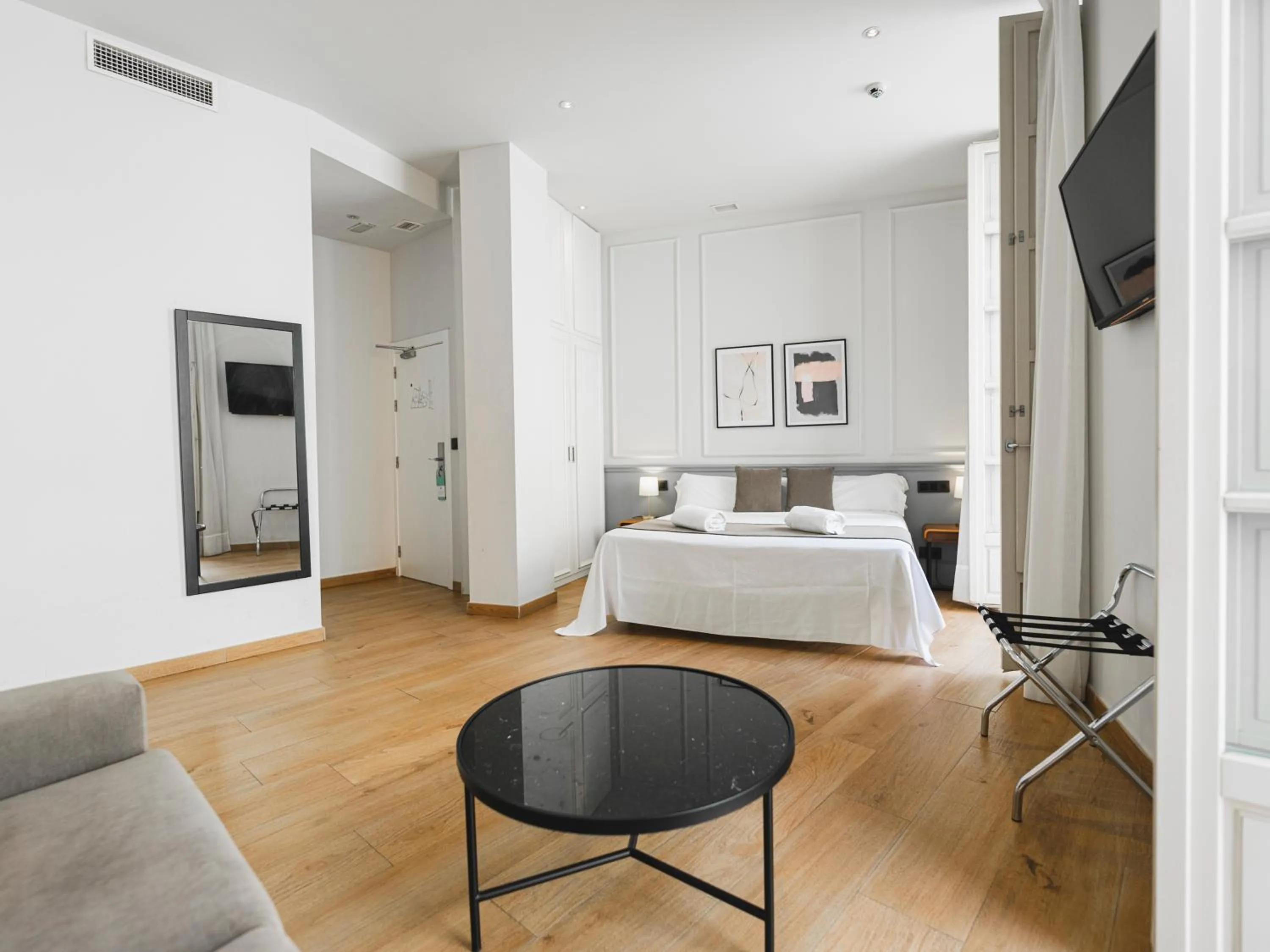 Bed in Alcazaba Premium Hotel