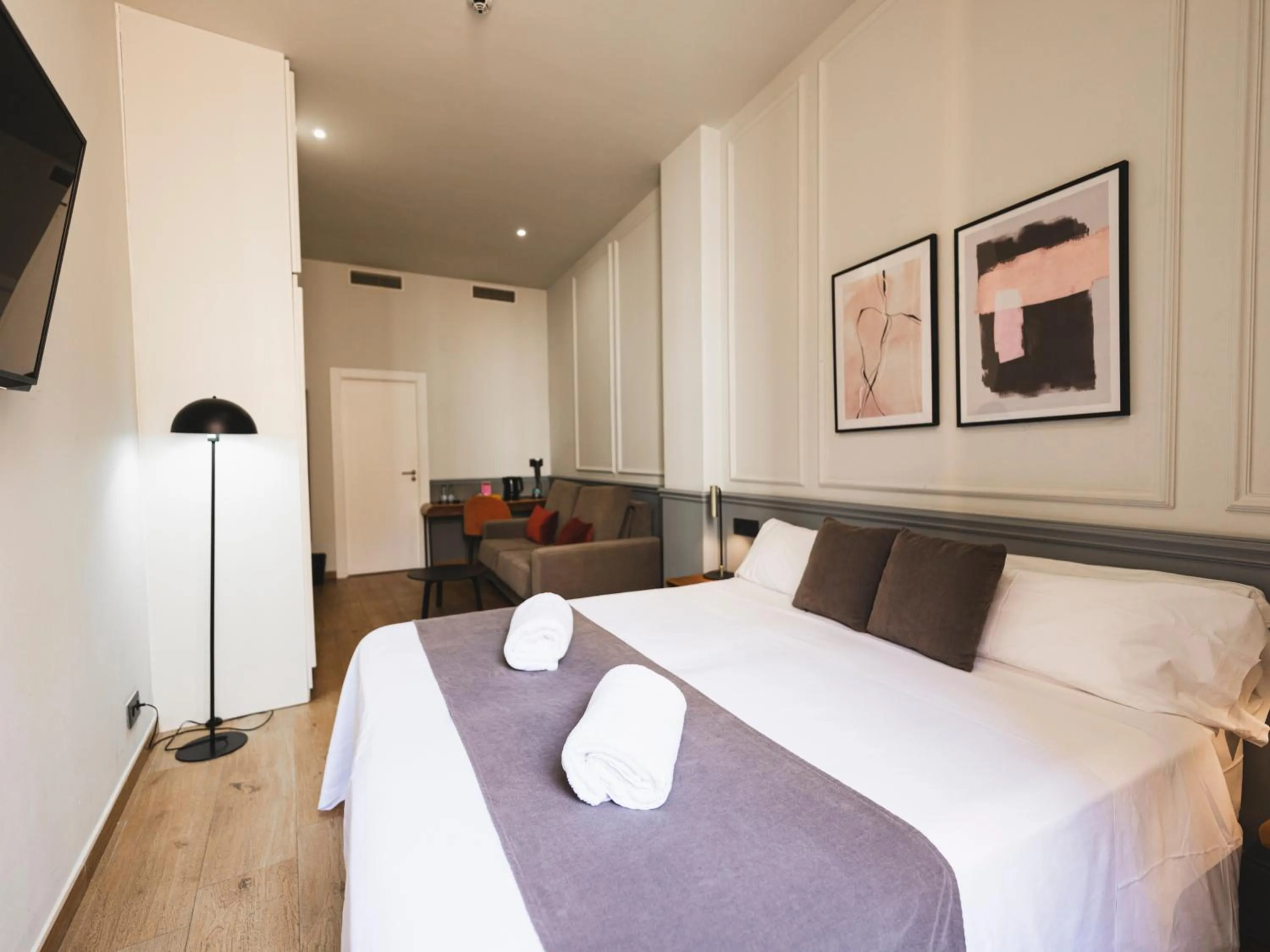 Bed in Alcazaba Premium Hotel